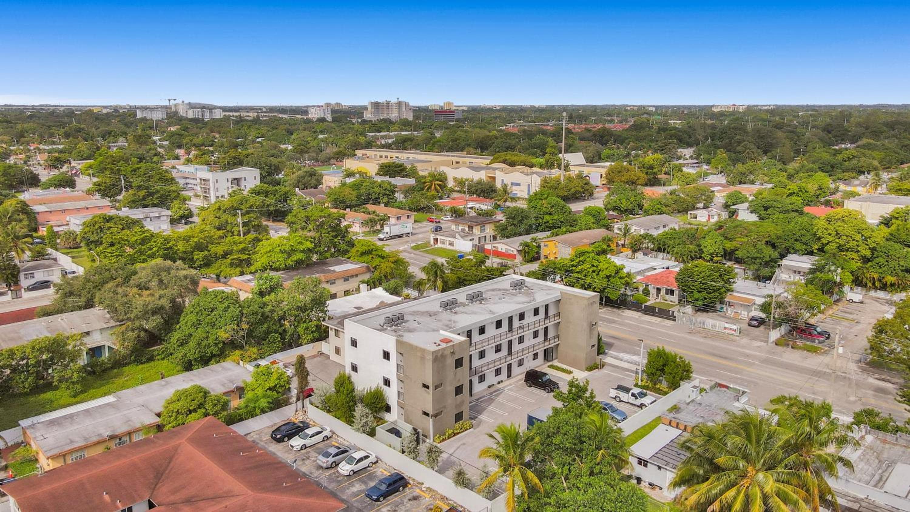 Renzzi Wynwood Apartments — 24