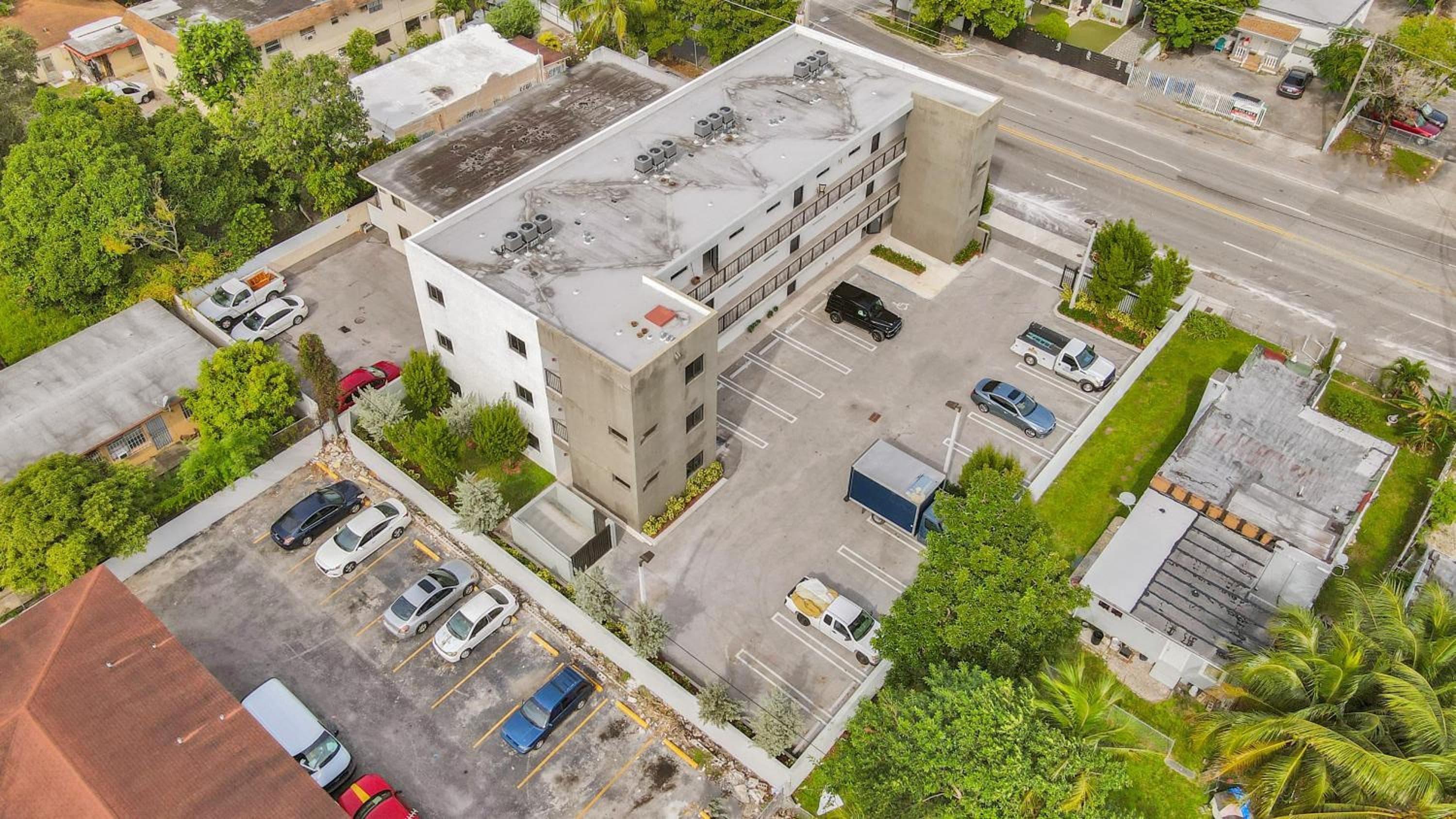 Renzzi Wynwood Apartments — 26
