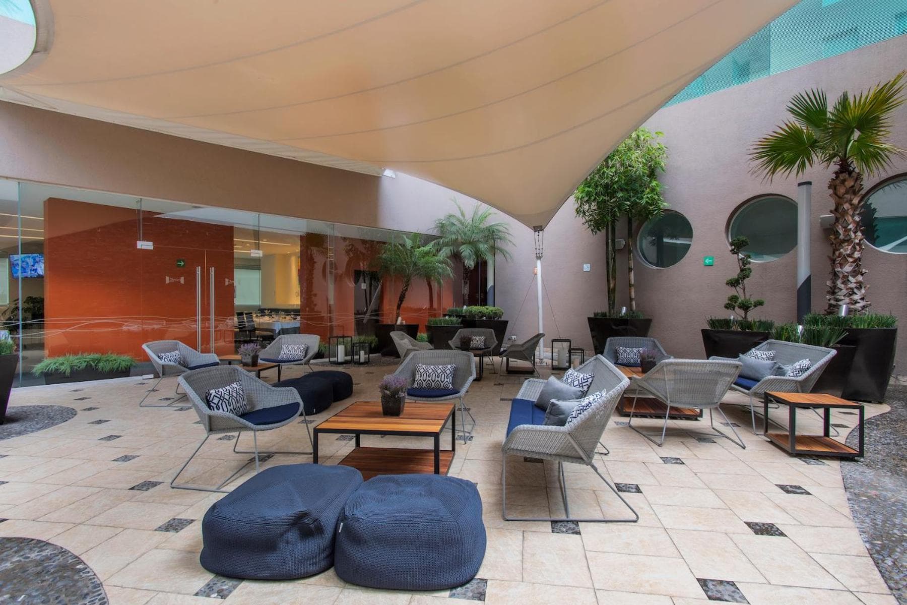 L'Hotel lo sa — 7