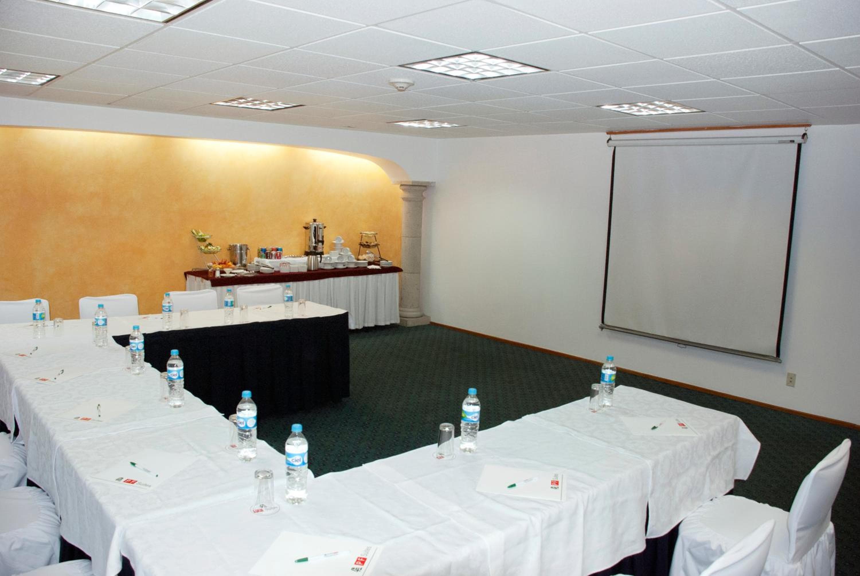 Hotel & Suites PF — 17
