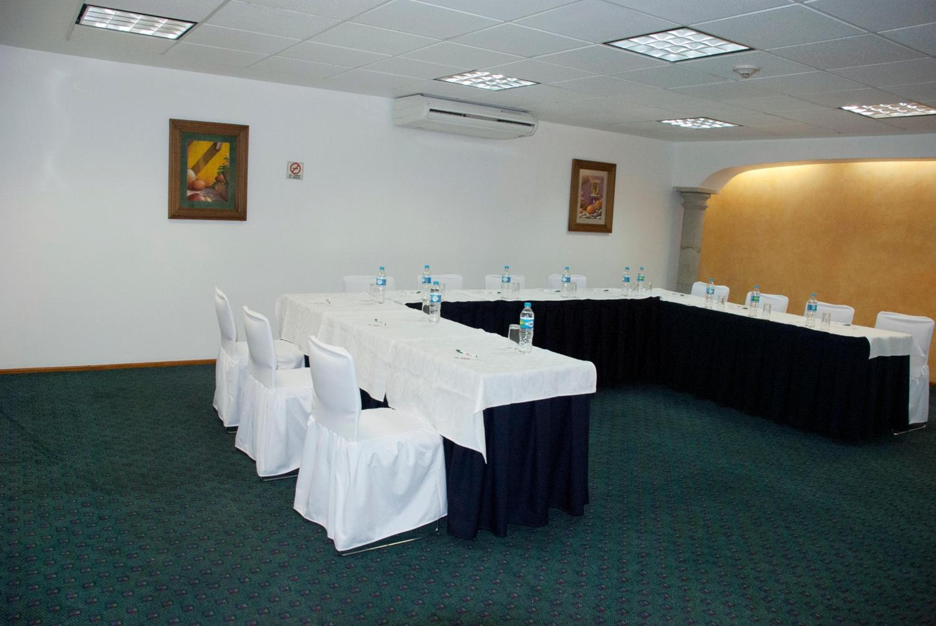 Hotel & Suites PF — 29