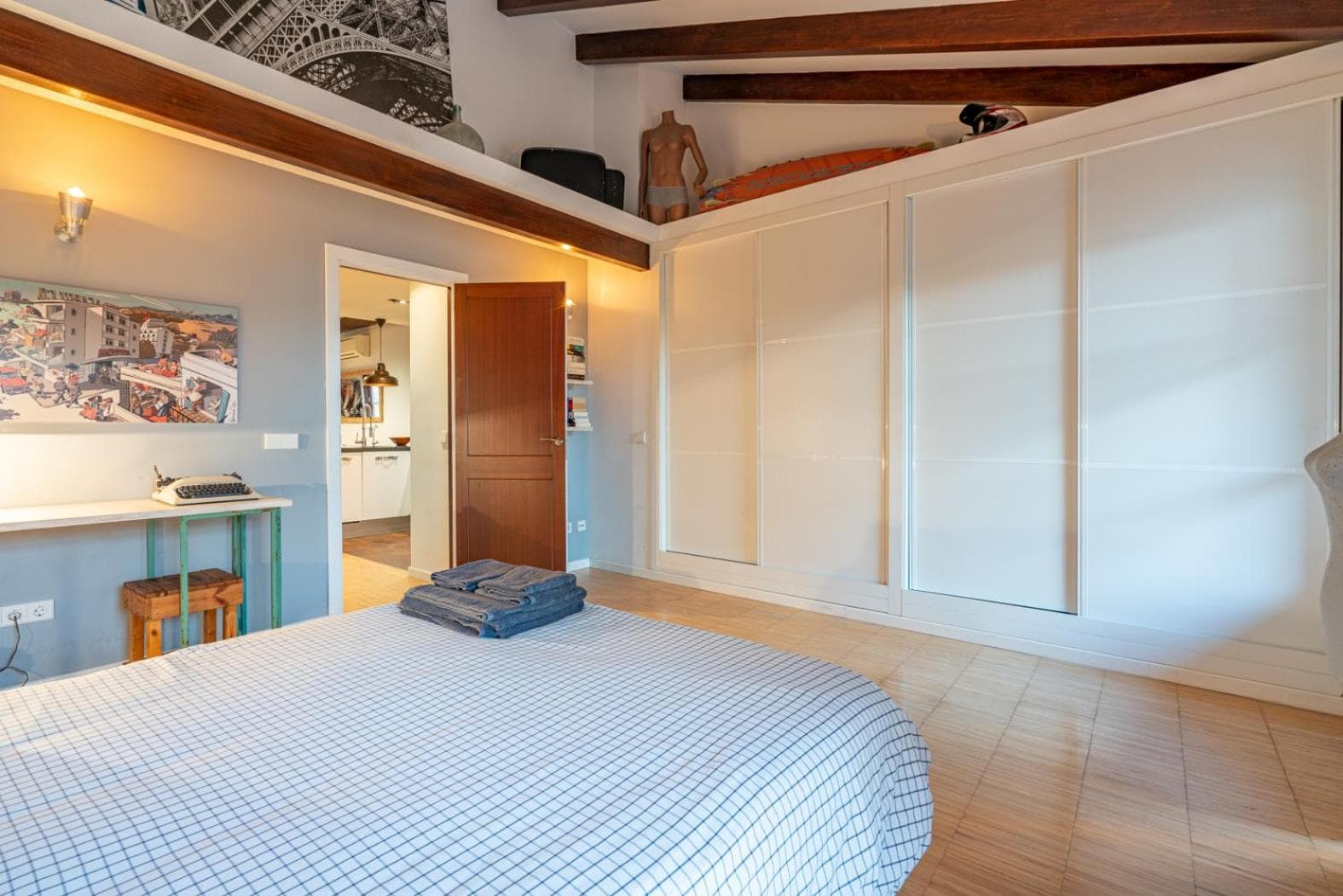 POC A POC SUITES — 7