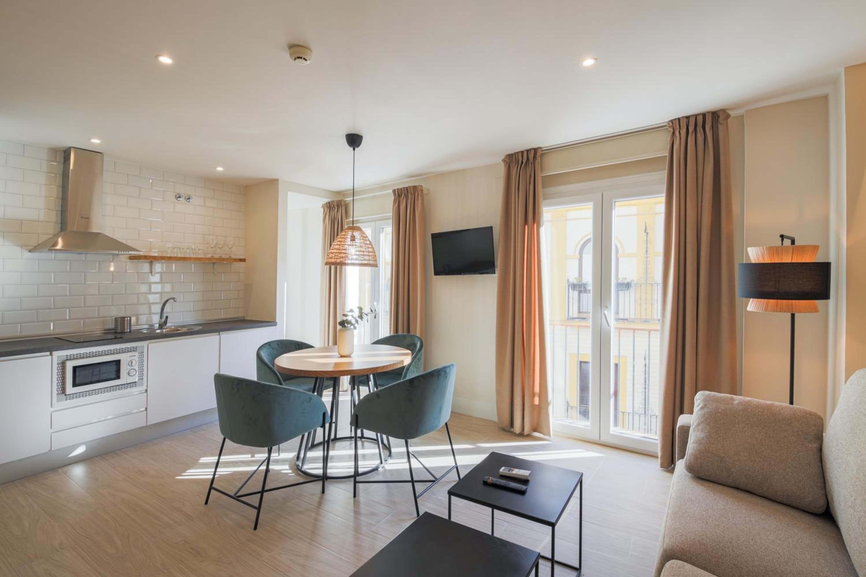 Apartamentos Magna Sevilla — 2