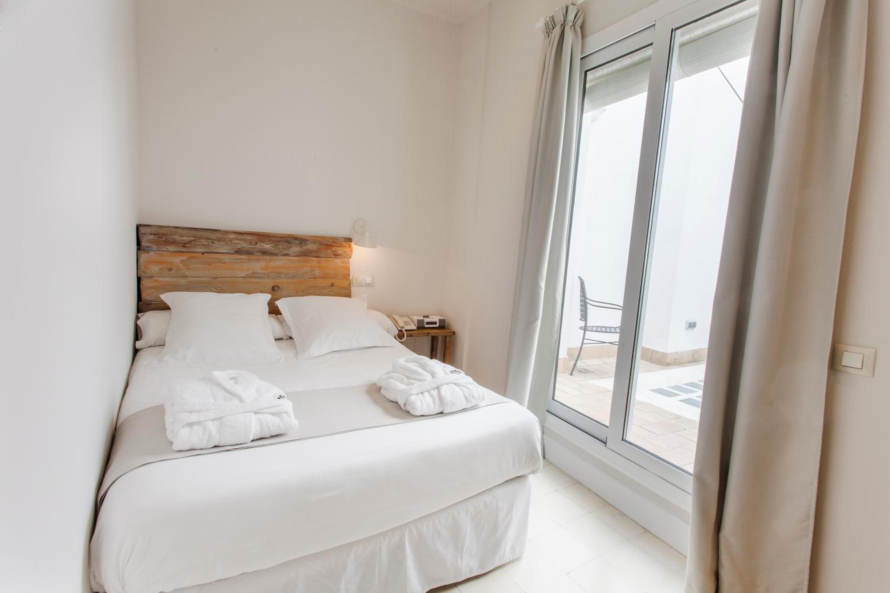 Hotel Boutique Elvira Plaza — 28