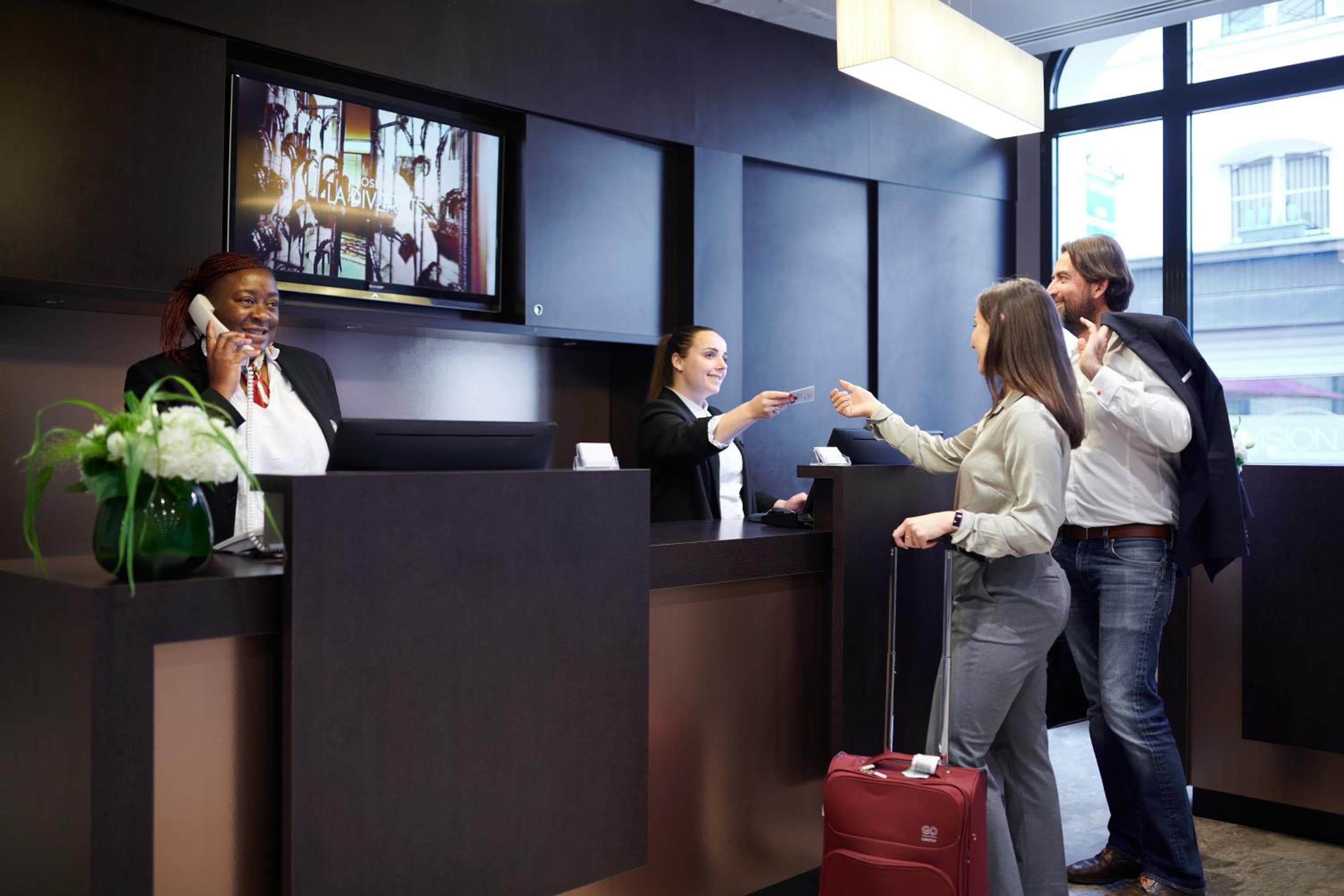 Hotel Vacances Bleues Provinces Opera hotel, 36, Rue De L'echiquier, Paris, France — photo 4