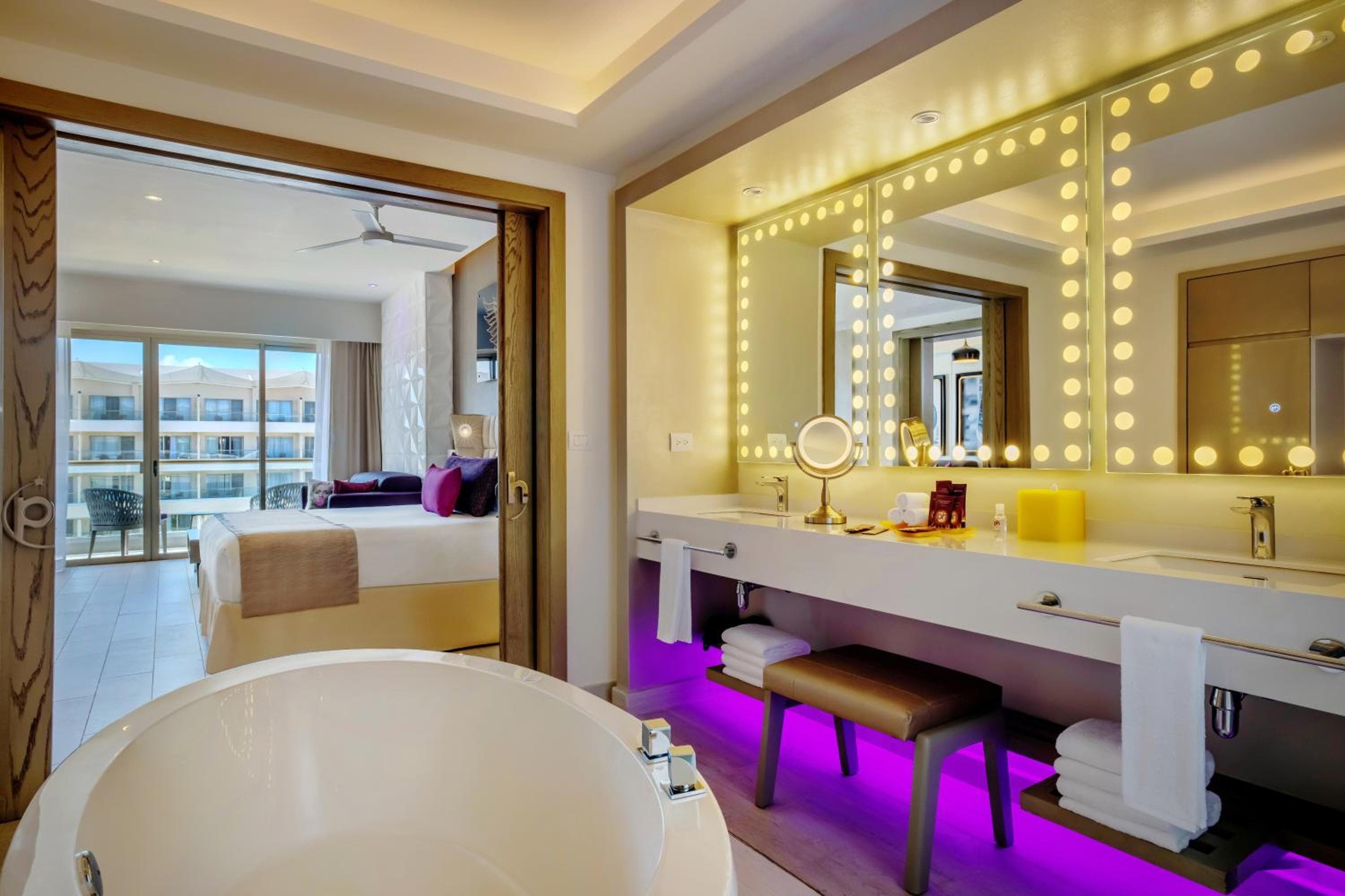 Planet Hollywood Cancun Adult Scene by Royalton, An Autograph Collection All-Inclusive Resort - Adults Only — 15