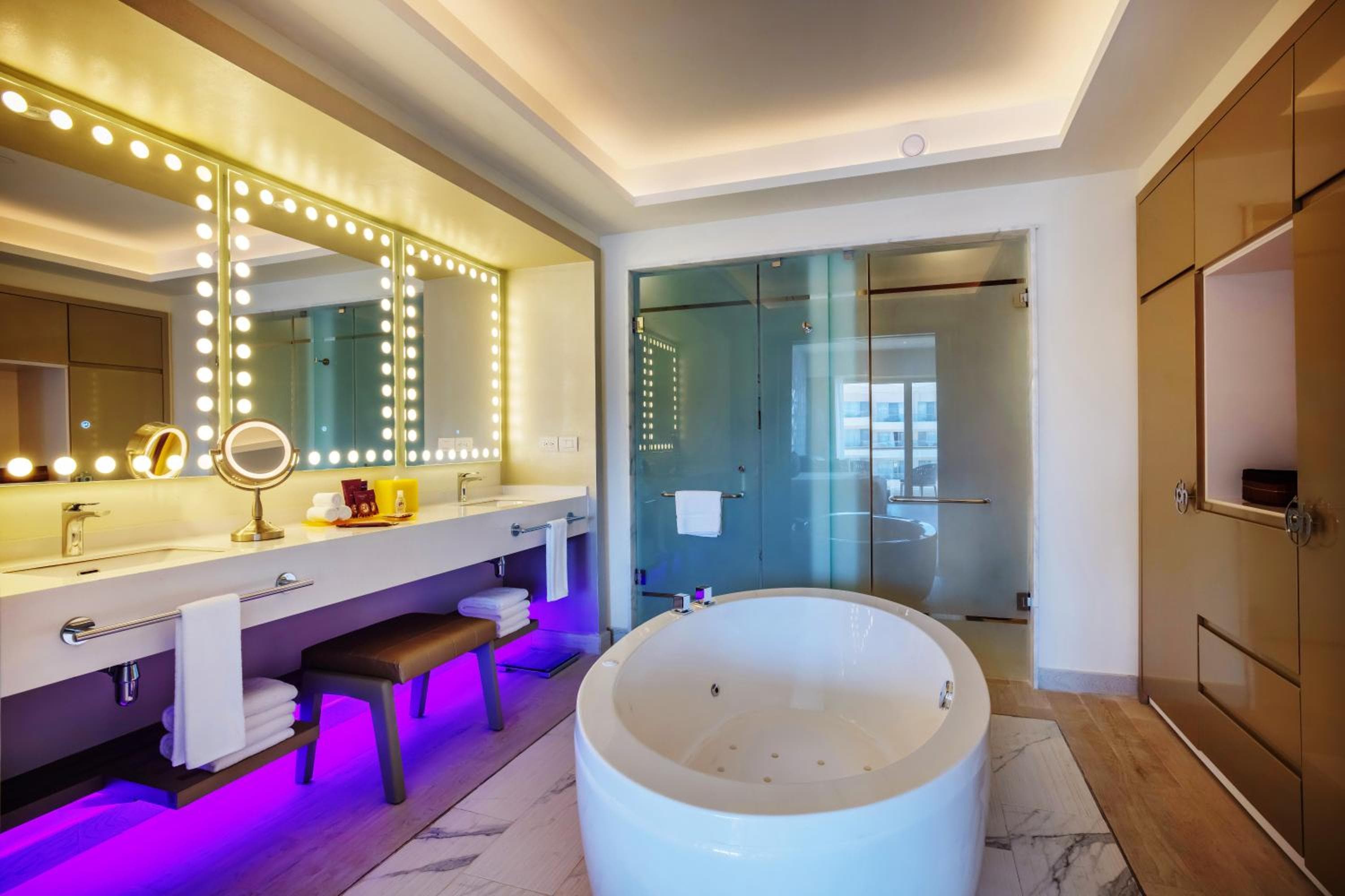 Planet Hollywood Cancun by Royalton, An Autograph Collection All-Inclusive Resort — 8