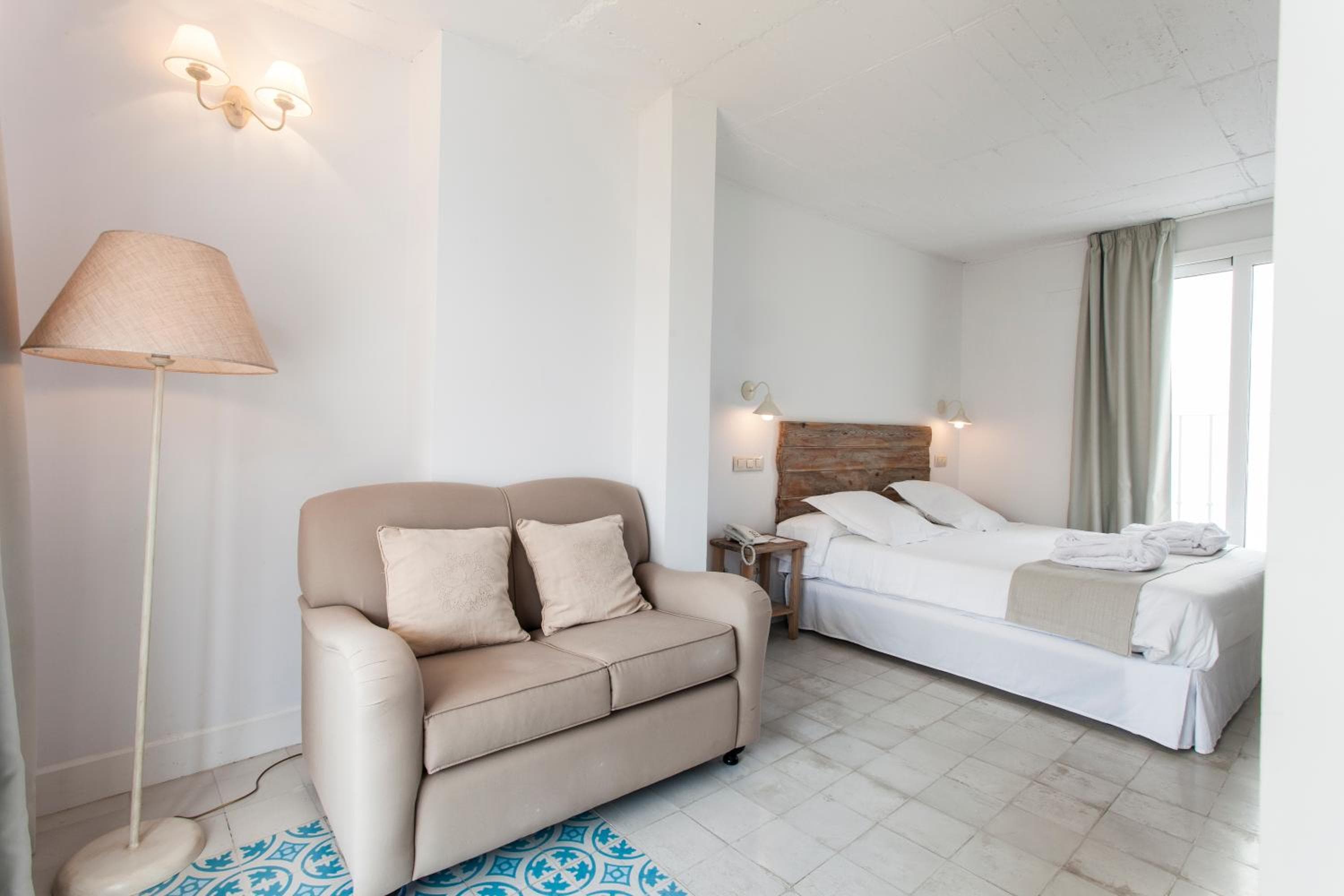 Hotel Boutique Elvira Plaza — 7
