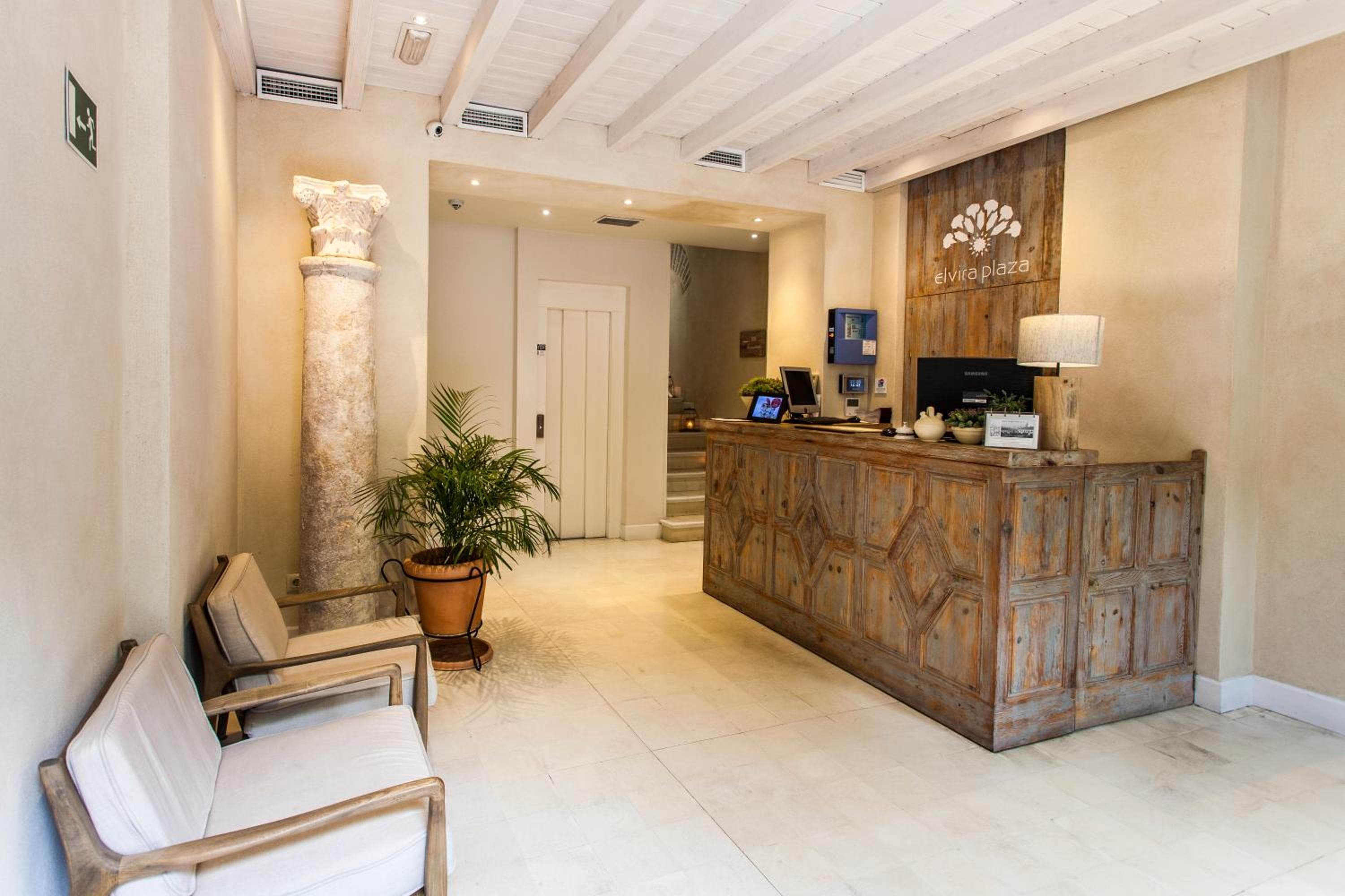 Hotel Boutique Elvira Plaza — 10