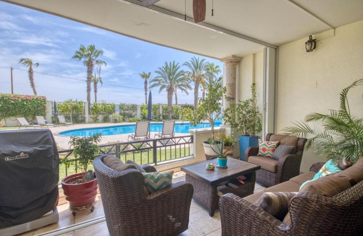 Perfect location - Puerta Cabo Village 500 steps to the beach & resorts — 1