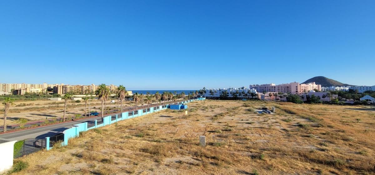 Perfect location - Puerta Cabo Village 500 steps to the beach & resorts — 18