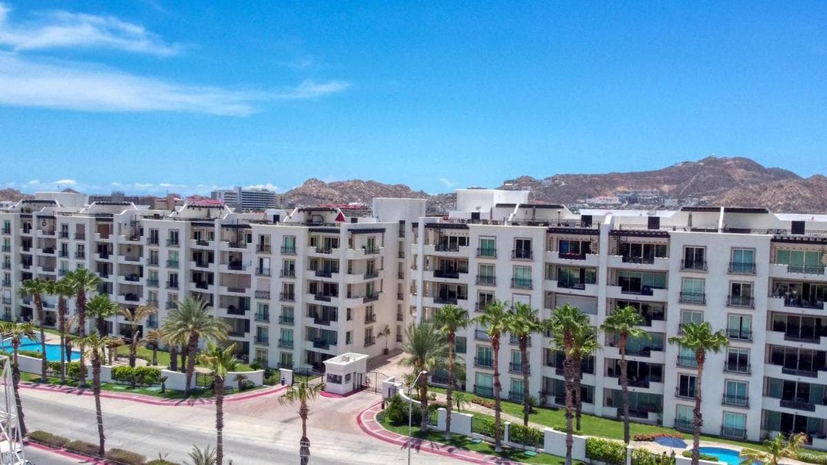 Perfect location - Puerta Cabo Village 500 steps to the beach & resorts — 15