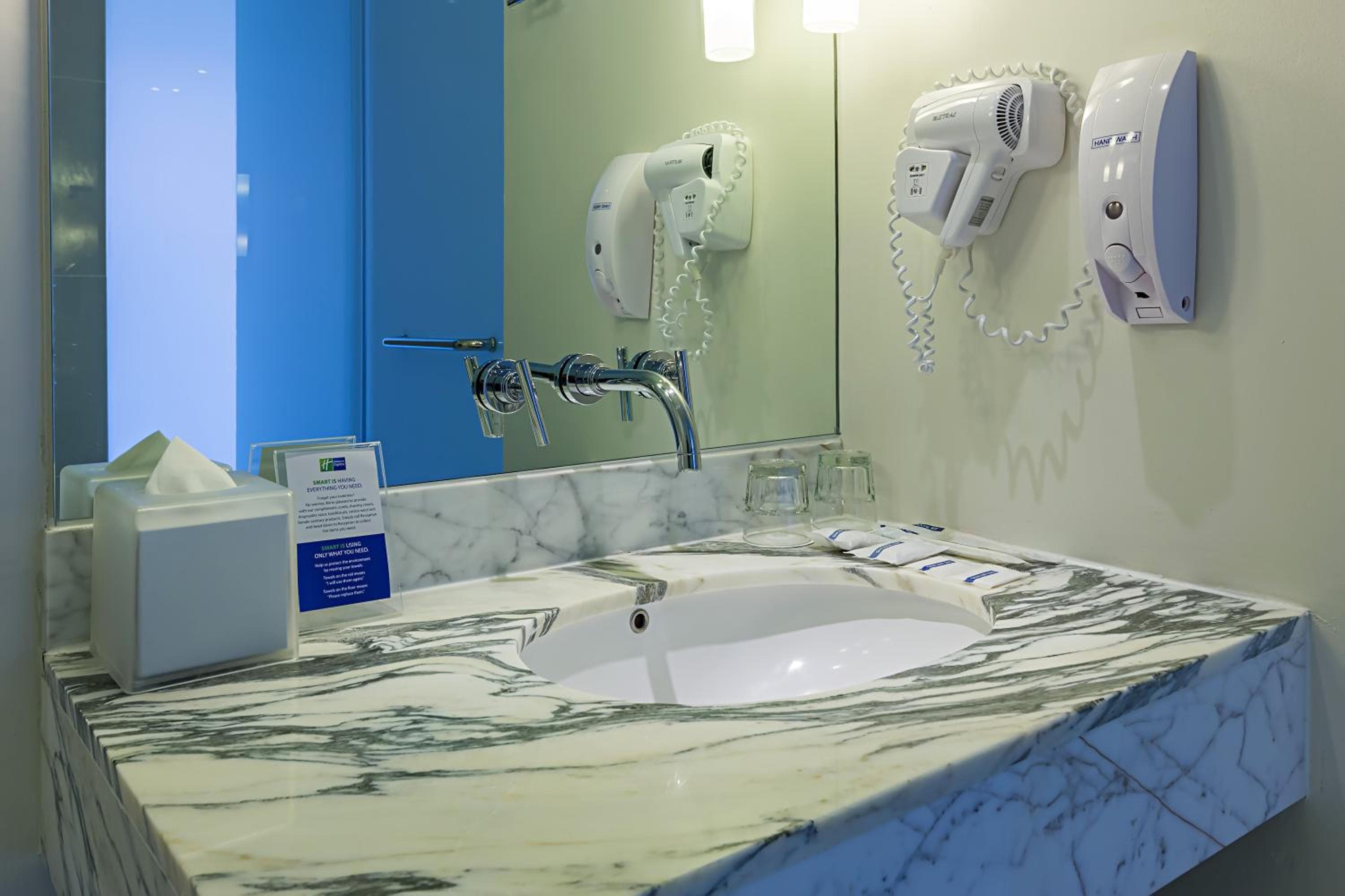Holiday Inn Express Bangkok Siam by IHG — 8