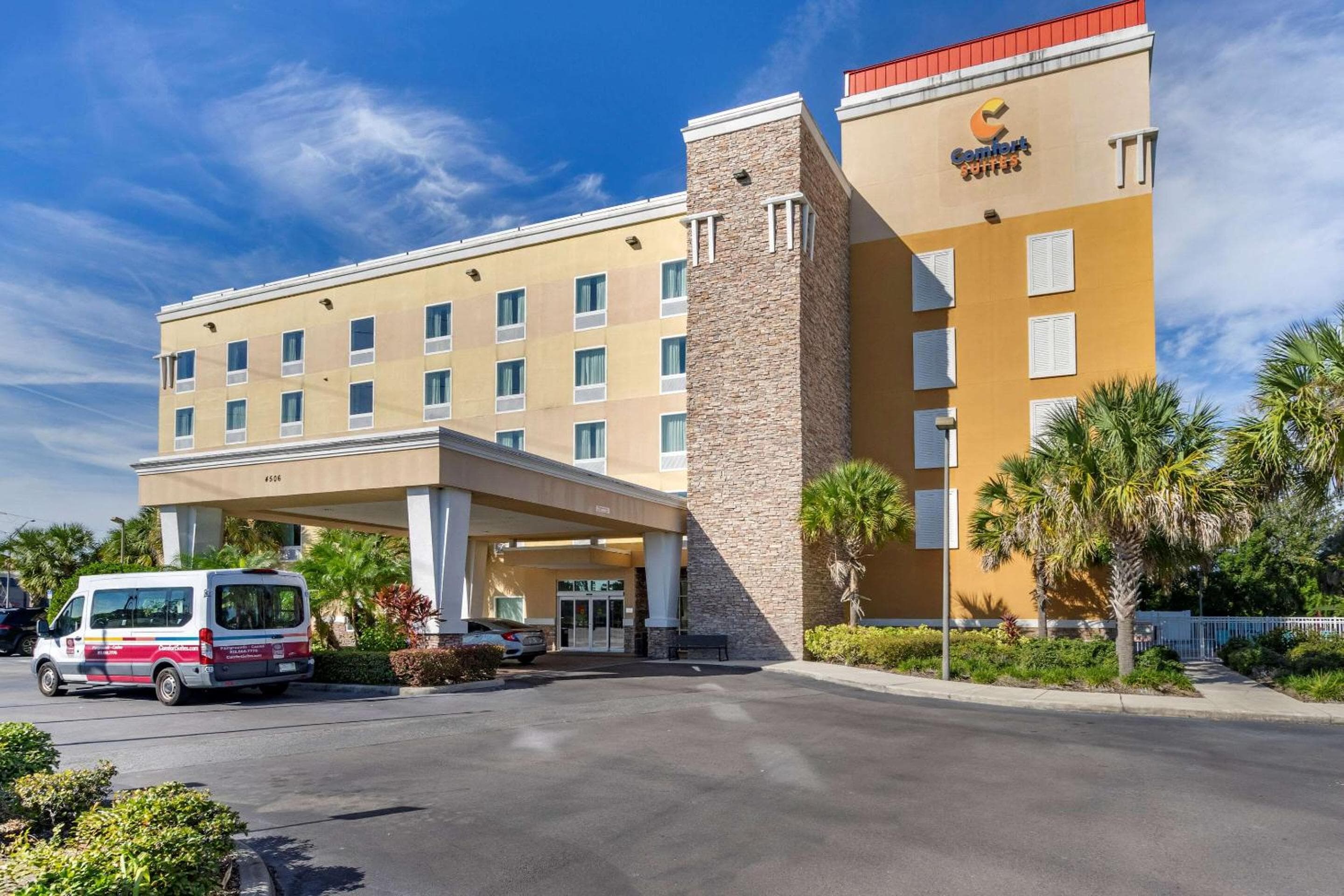 Comfort Suites en el recinto ferial-Casino — 1