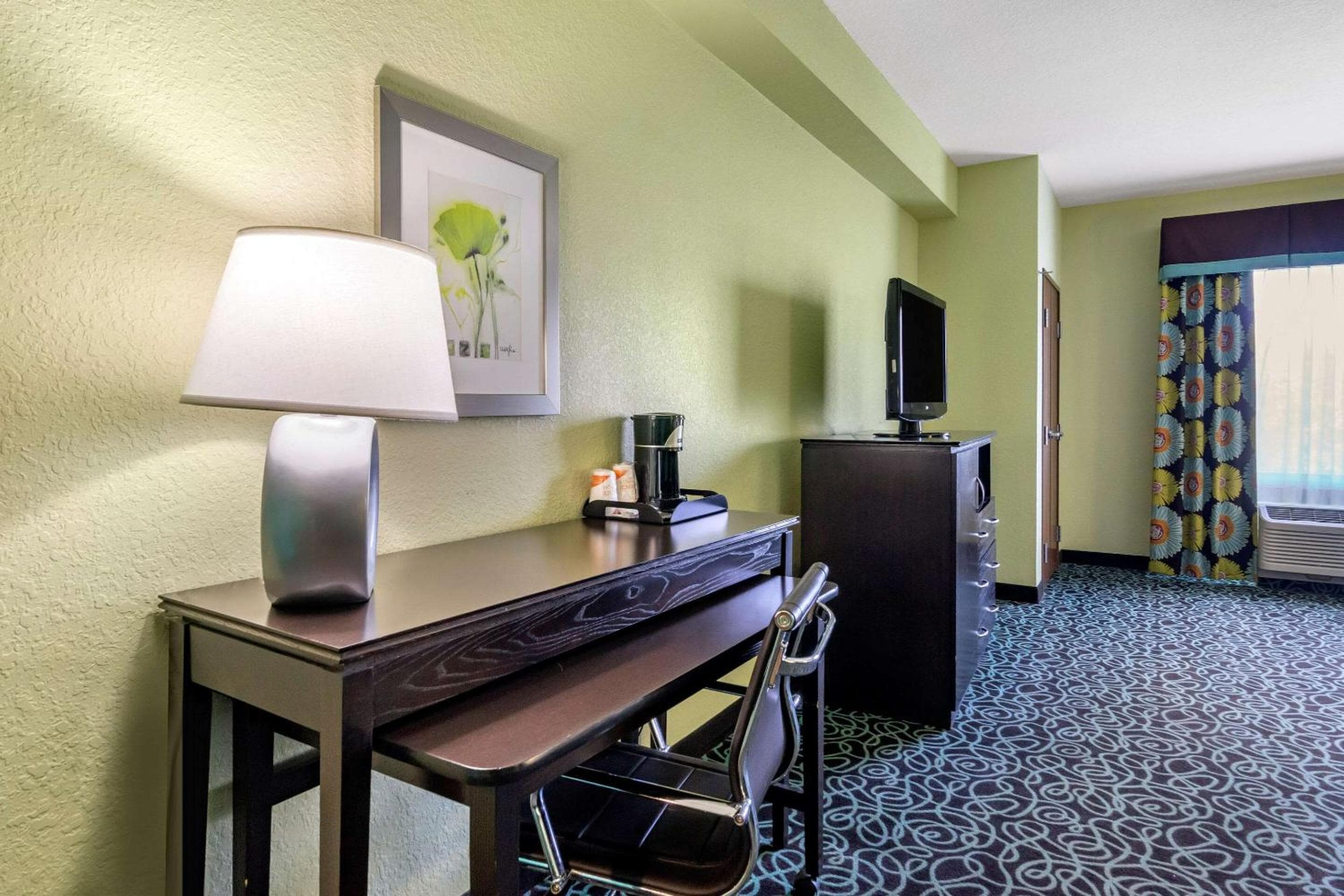 Comfort Suites en el recinto ferial-Casino — 8