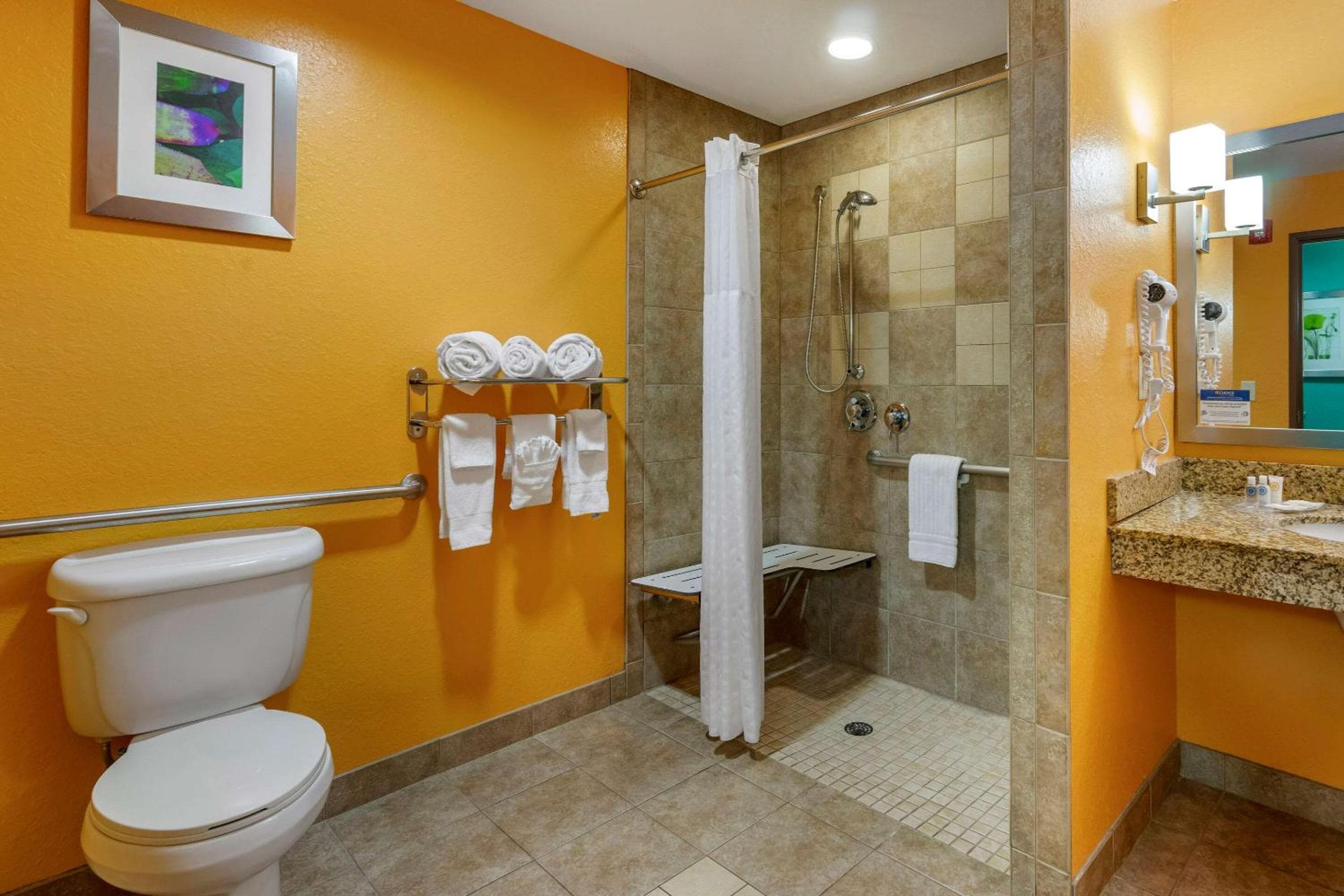 Comfort Suites en el recinto ferial-Casino — 5