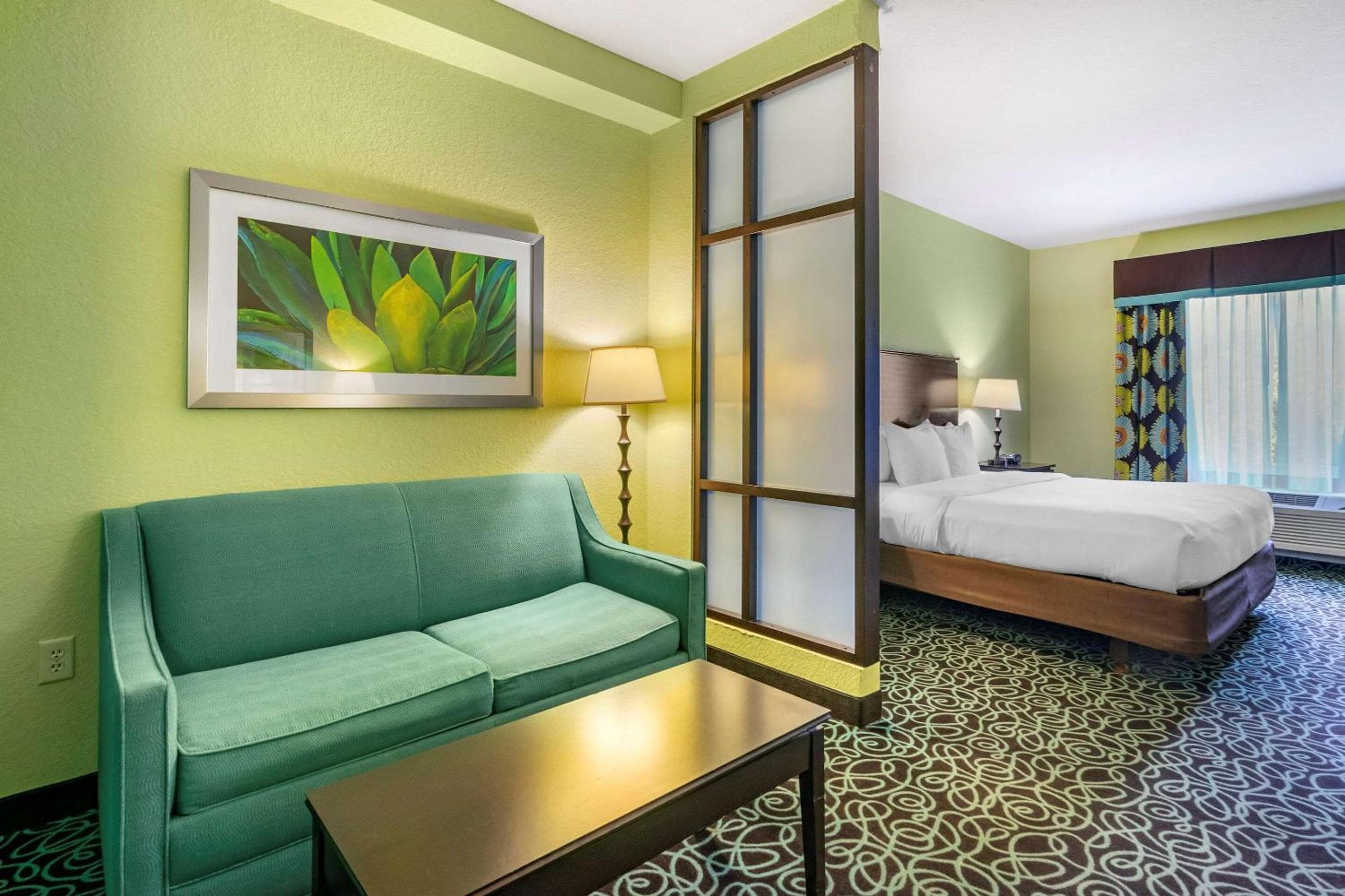 Comfort Suites en el recinto ferial-Casino — 10