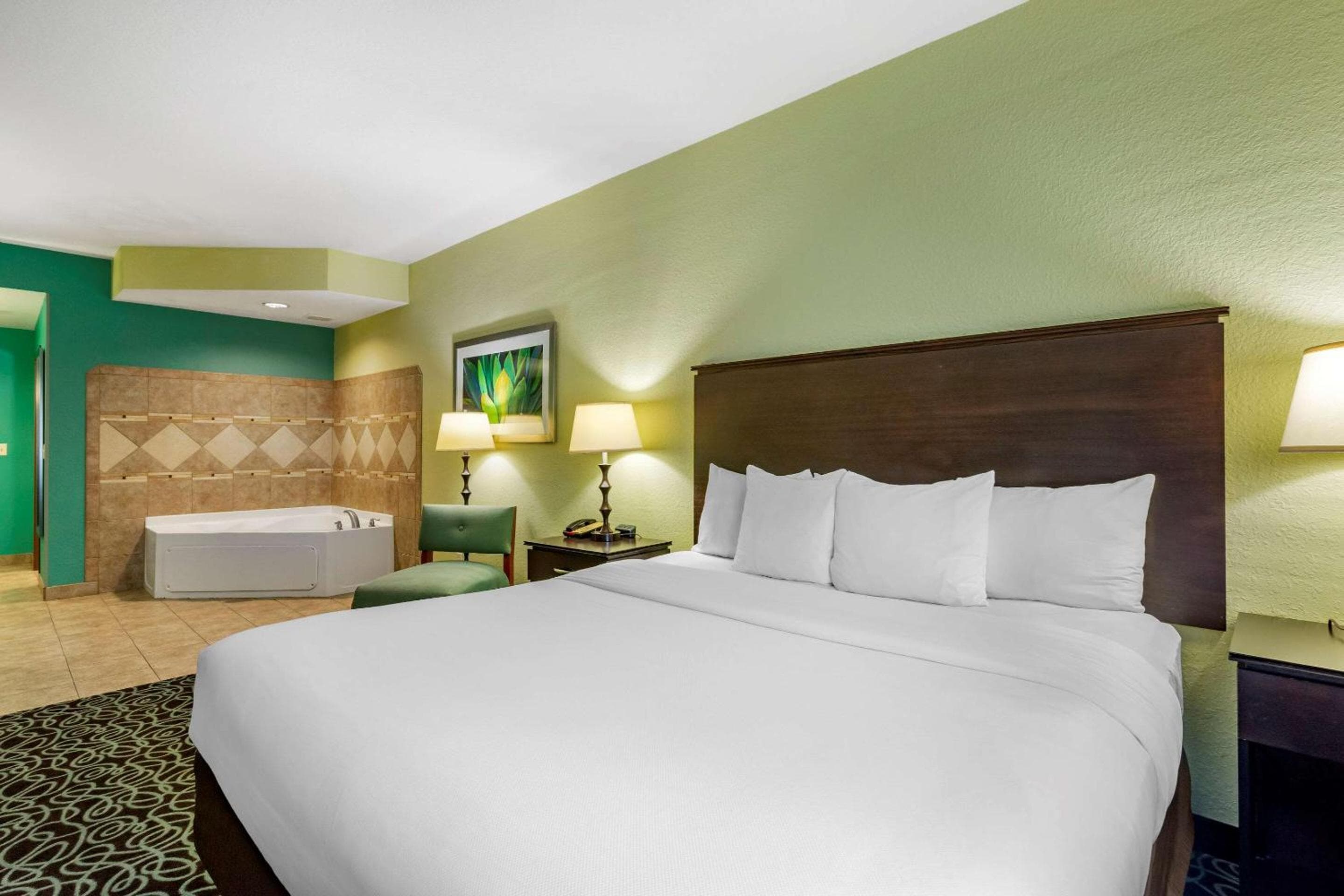 Comfort Suites en el recinto ferial-Casino — 13