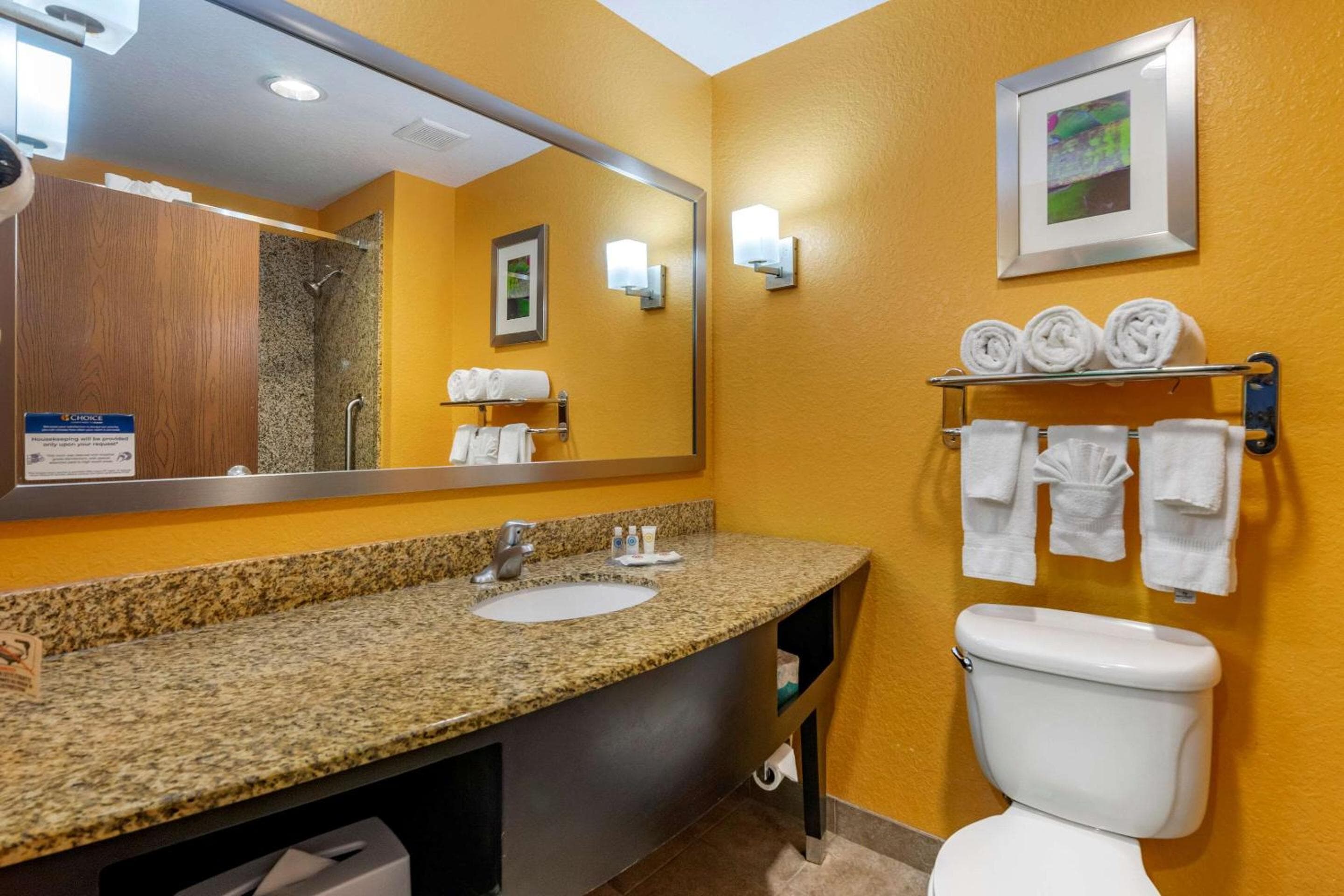 Comfort Suites en el recinto ferial-Casino — 20