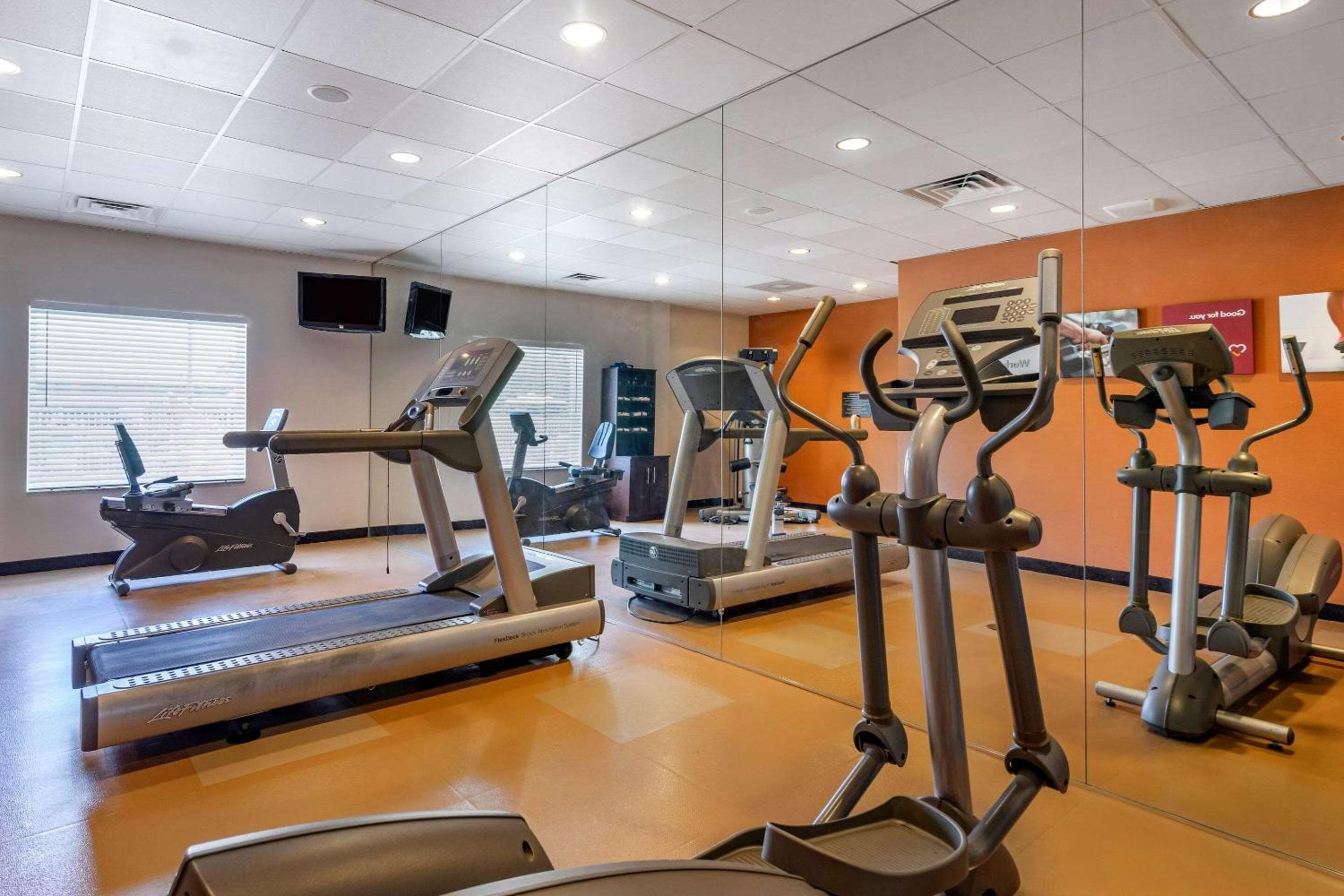 Comfort Suites en el recinto ferial-Casino — 22