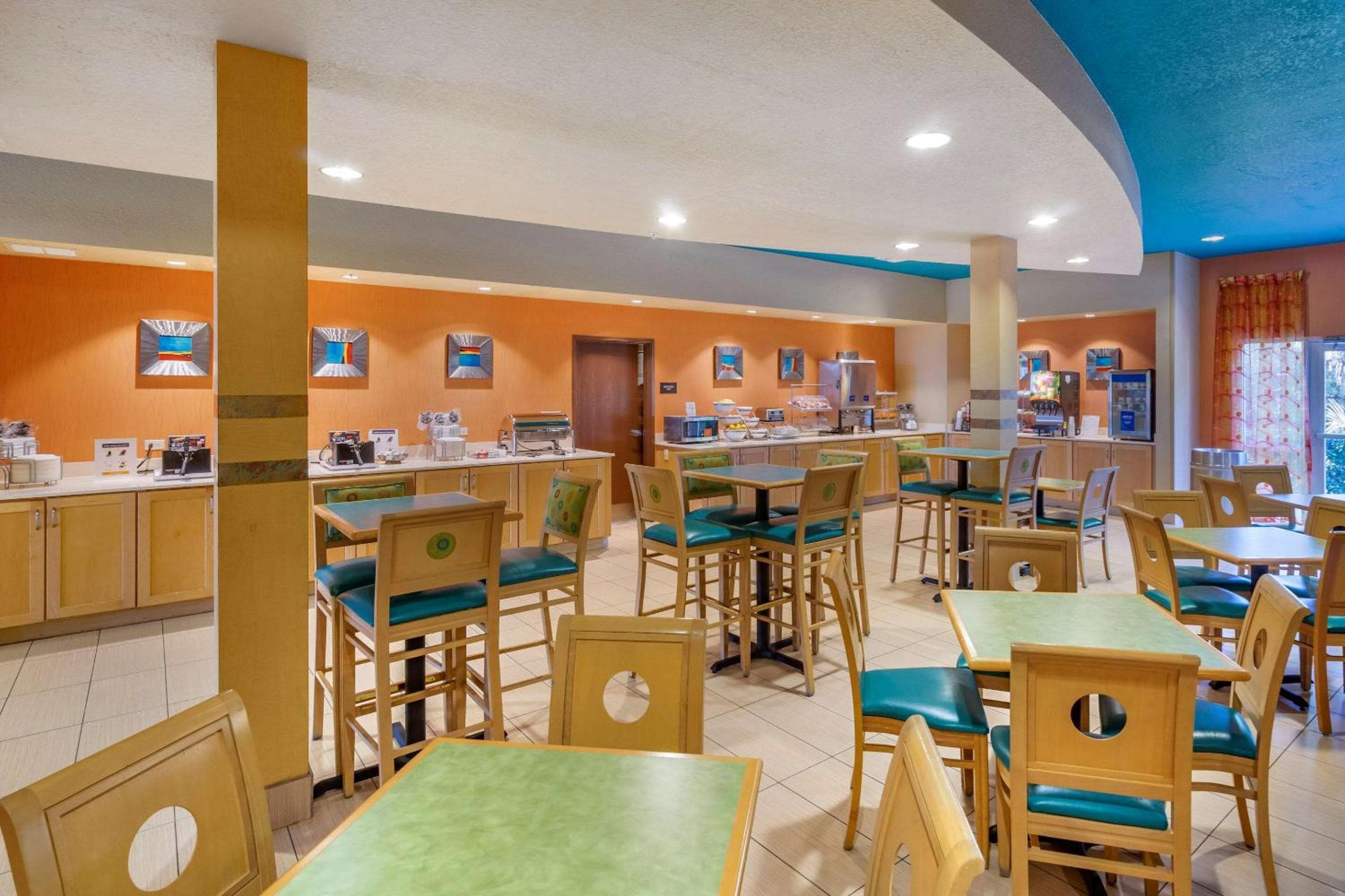 Comfort Suites en el recinto ferial-Casino — 26