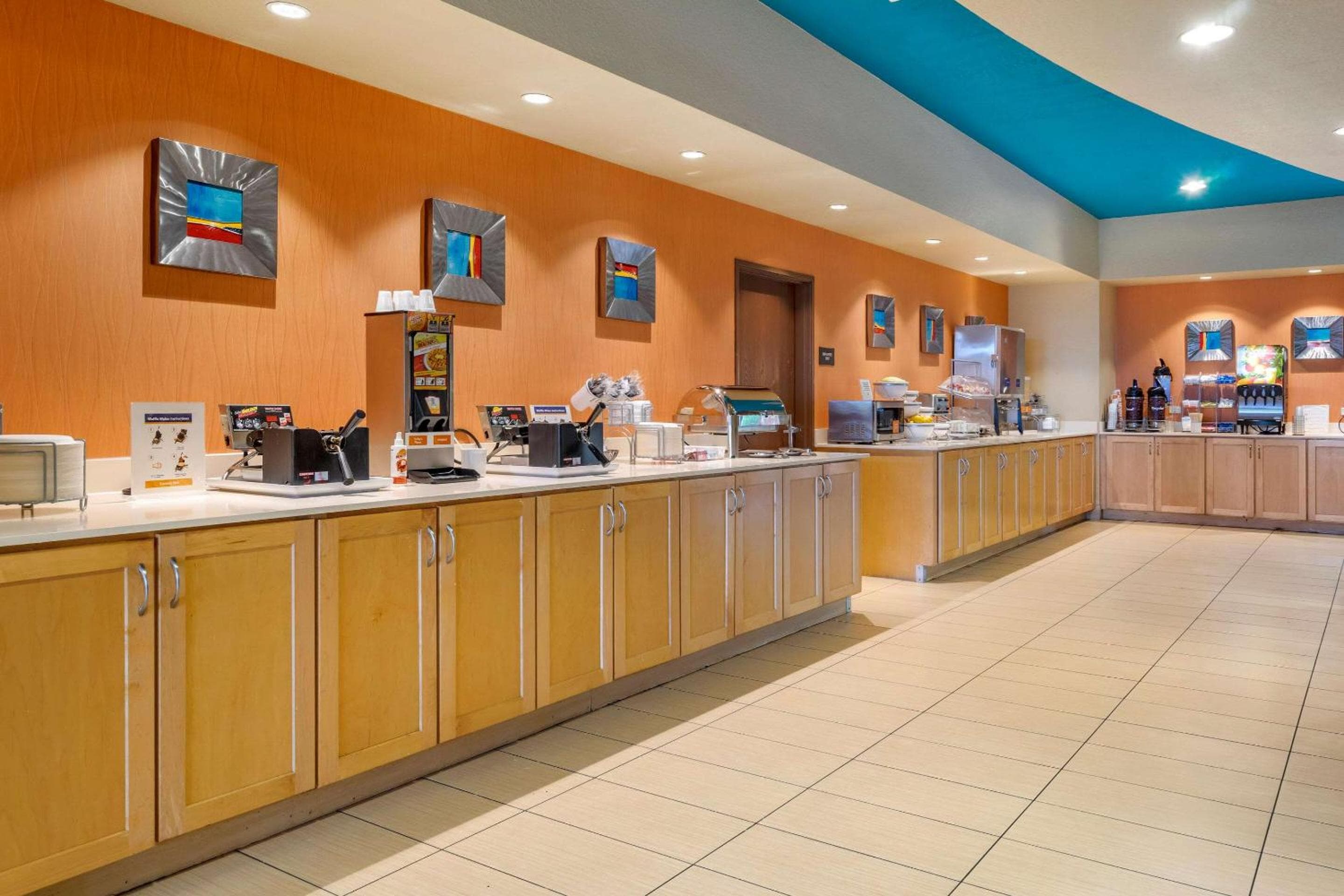 Comfort Suites en el recinto ferial-Casino — 25