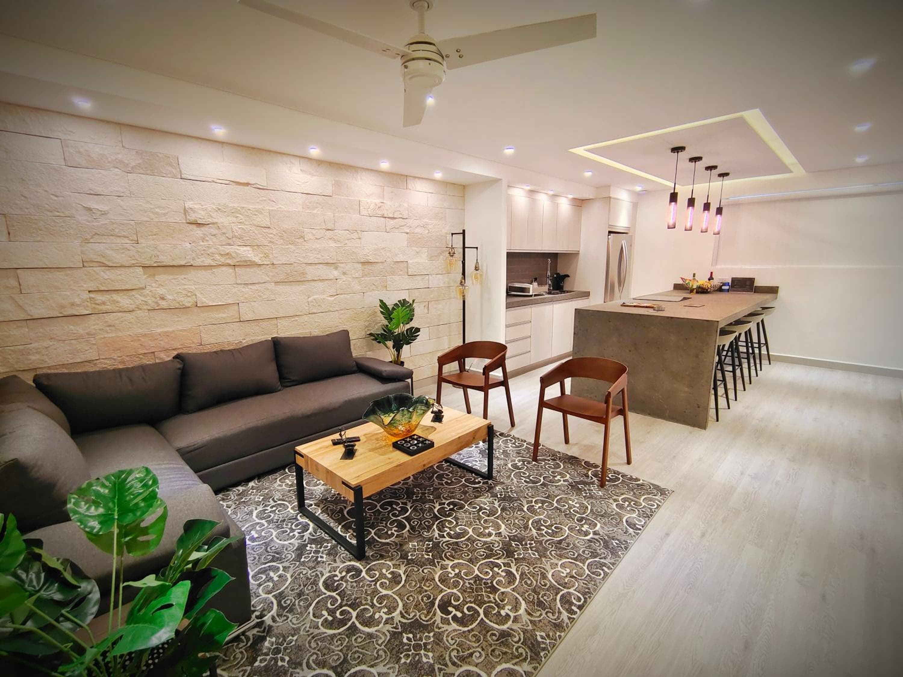 1st Luxury Warehouse — 24