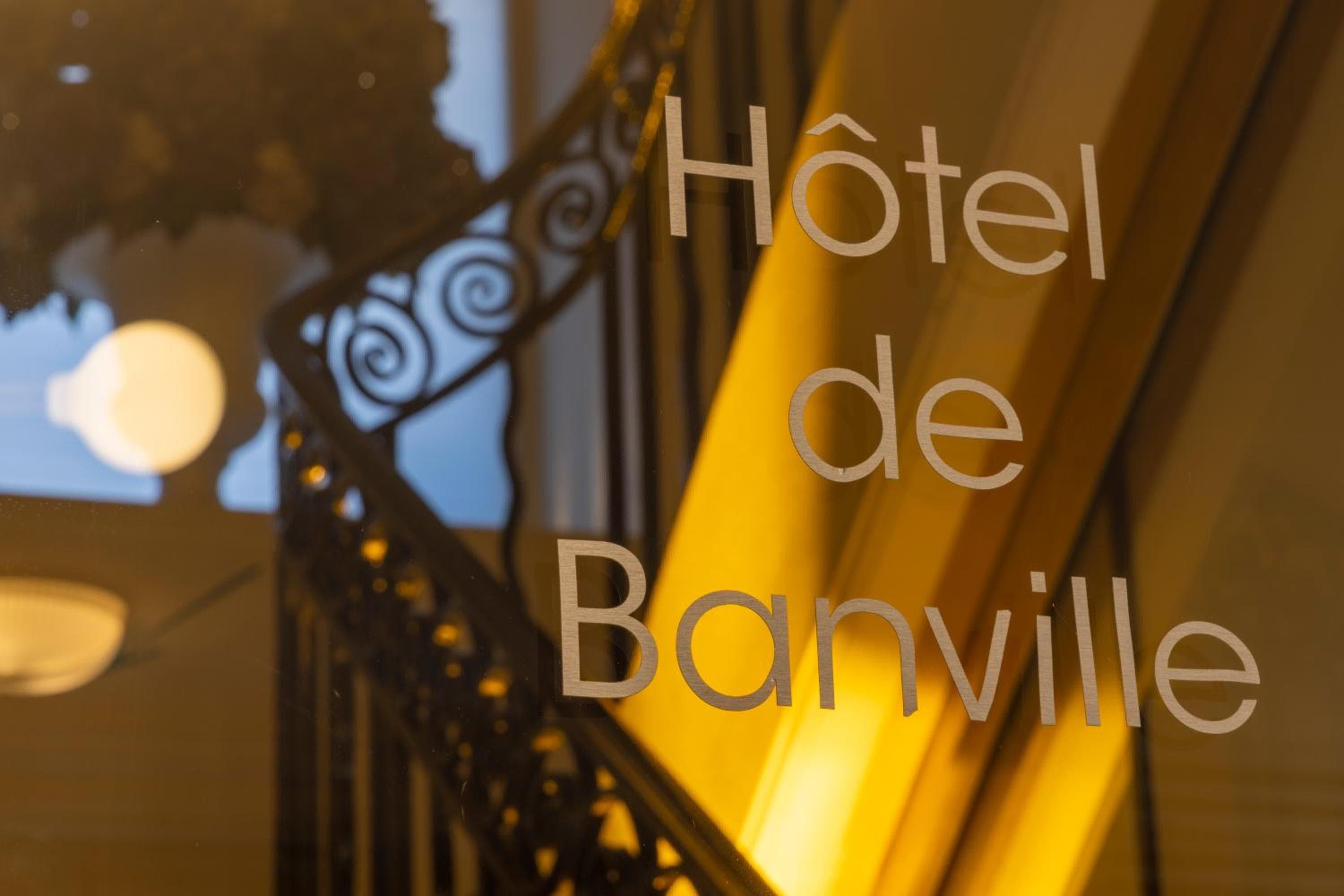 Hôtel de Banville — 6