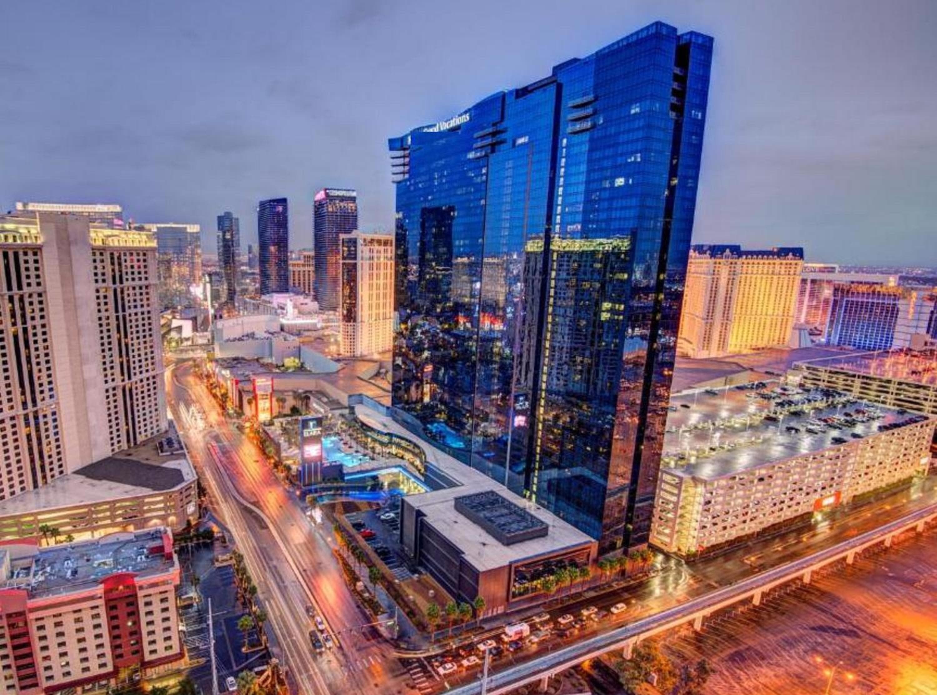Suites at Elara Las Vegas Center Strip-No Resort Fees — 1