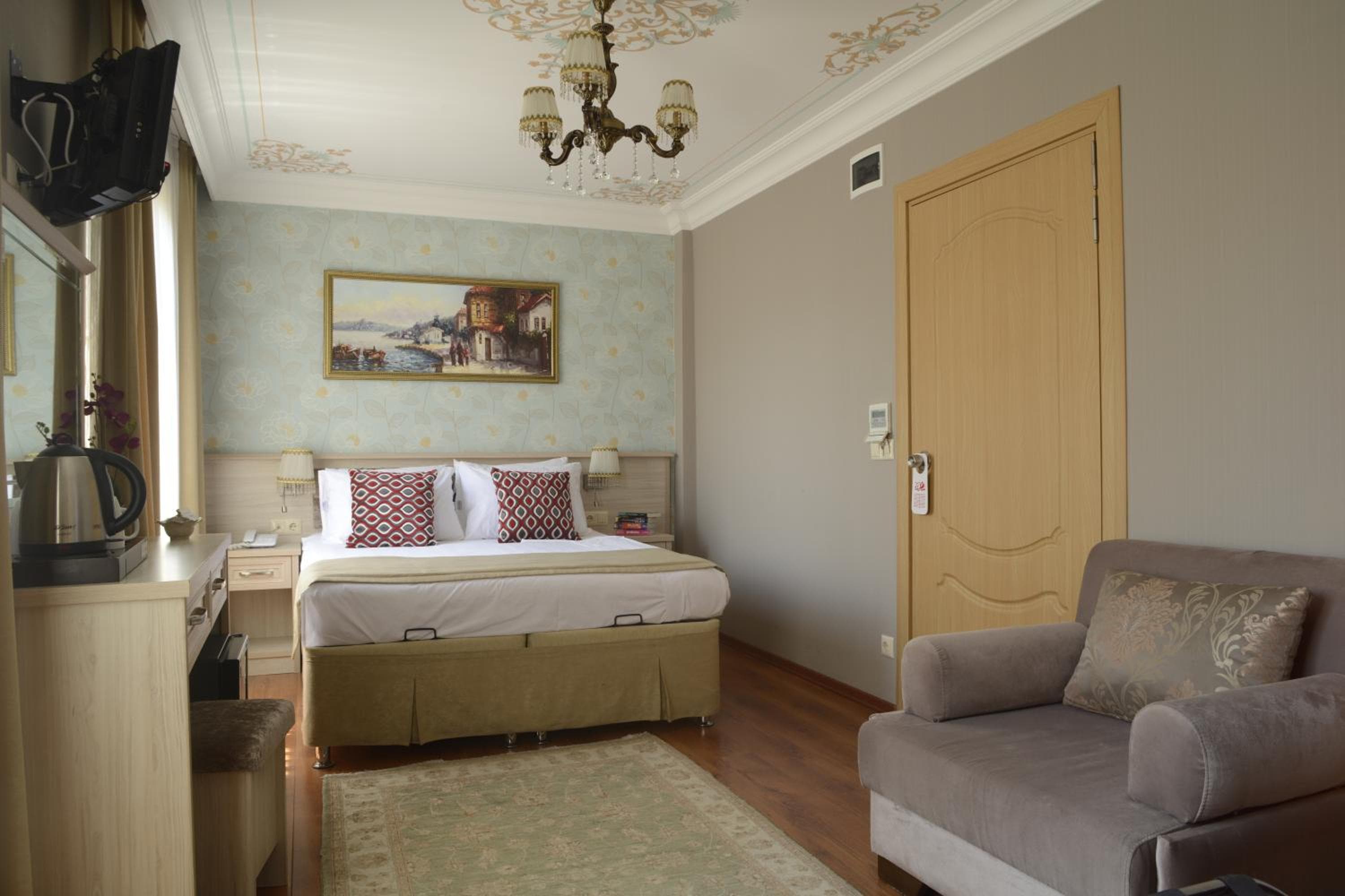 Sultani Royal Hotel — 9