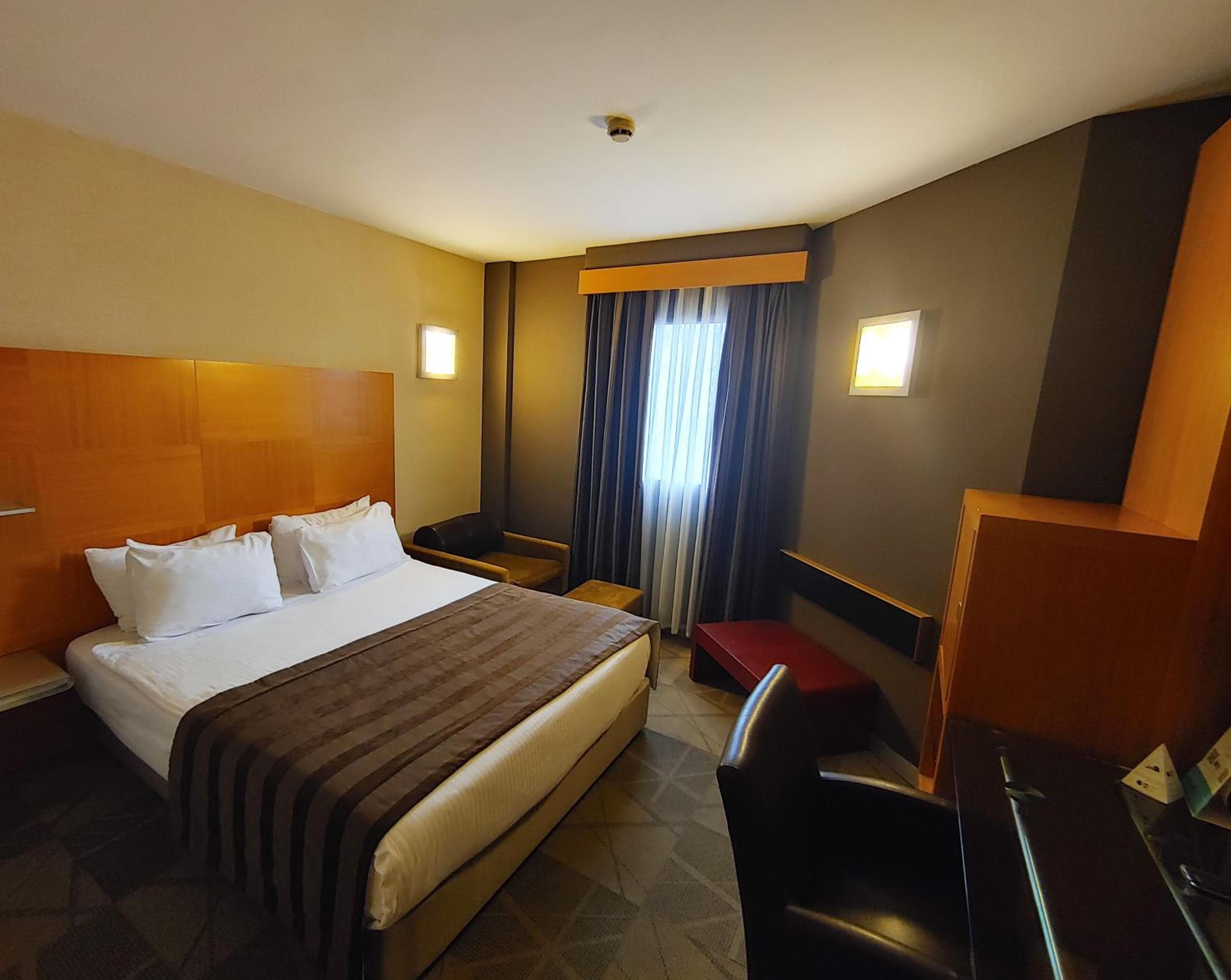 Point Hotel Taksim — 7