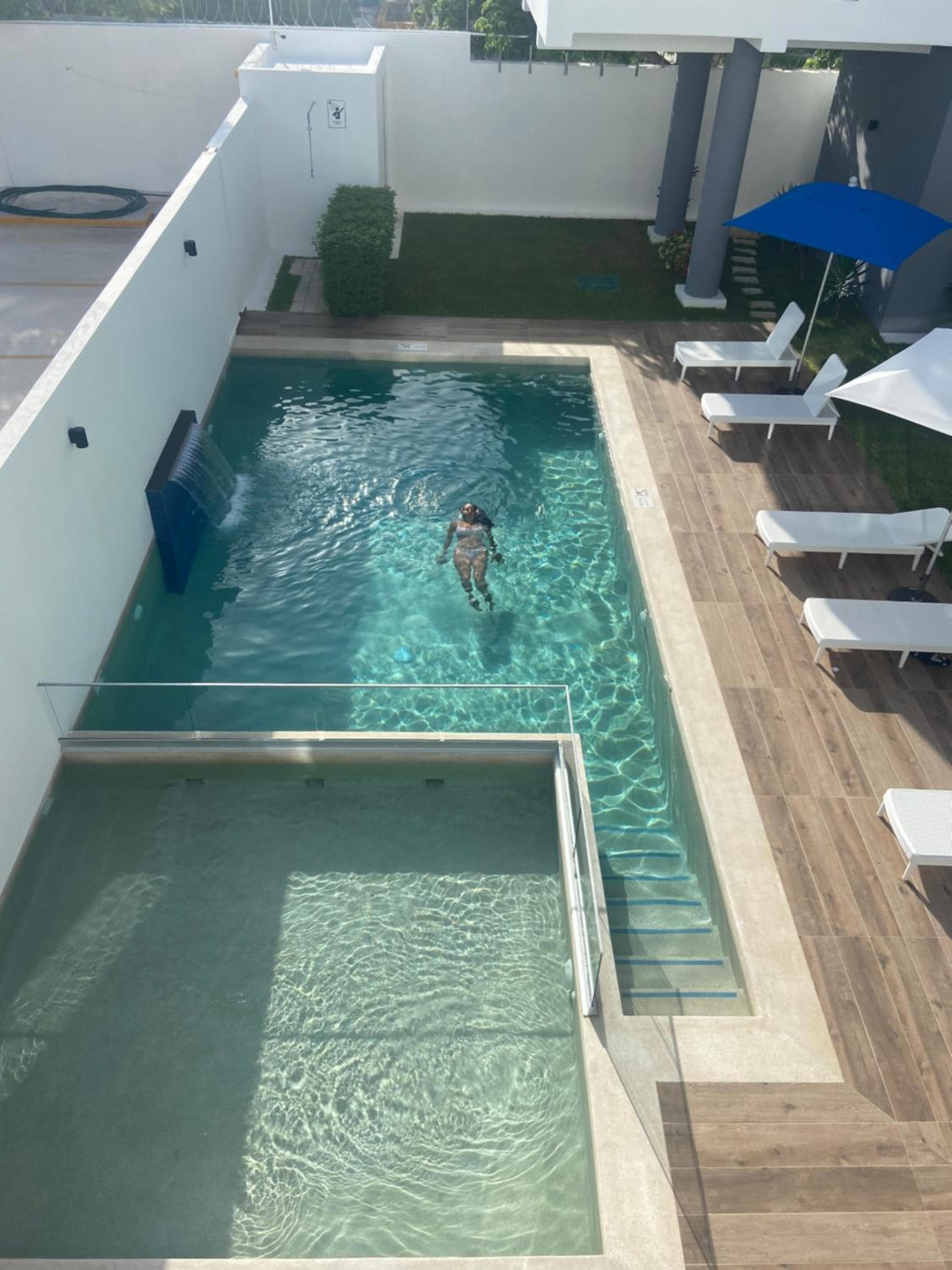 Heaven Hotel — 12
