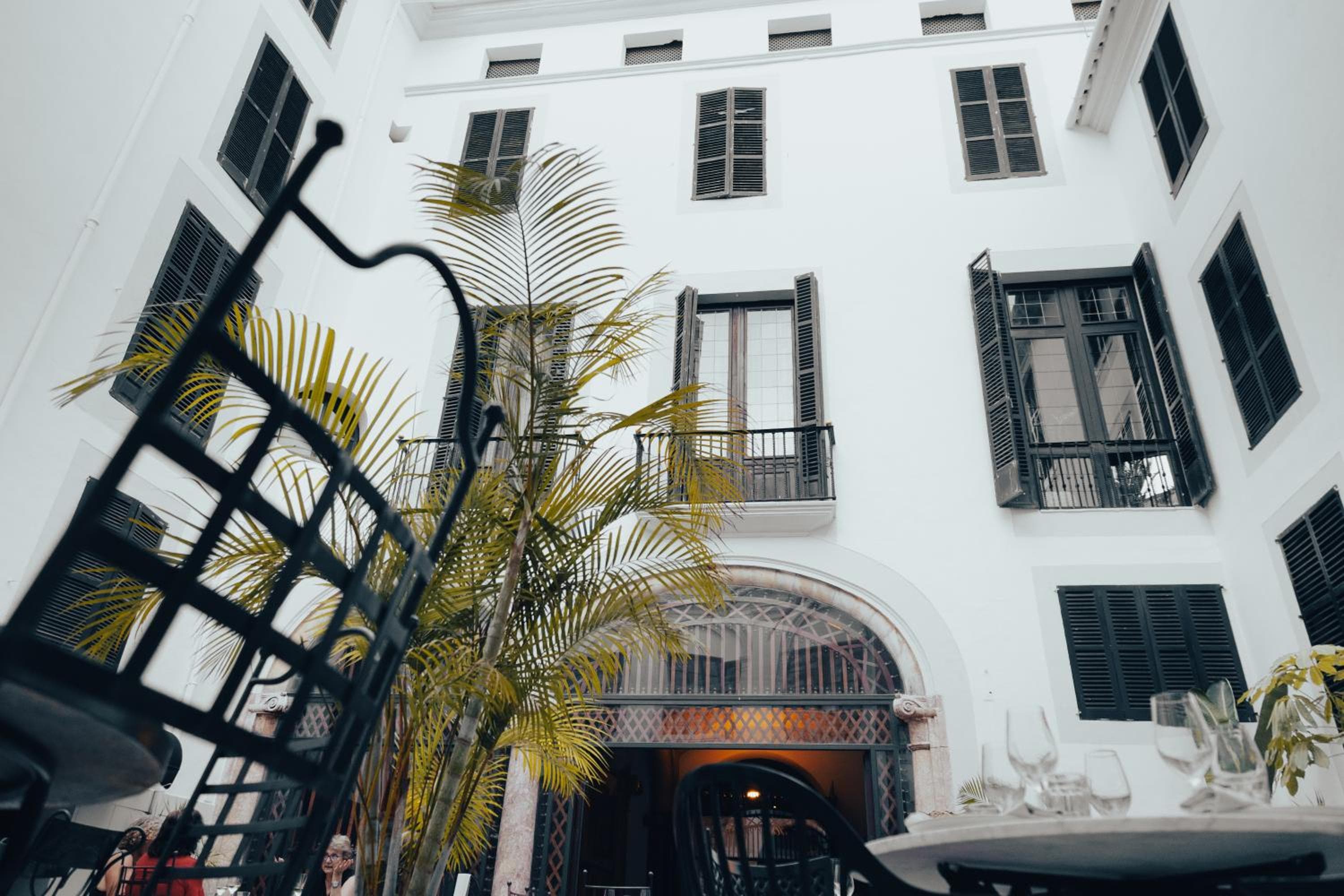 Hotel Born — 12
