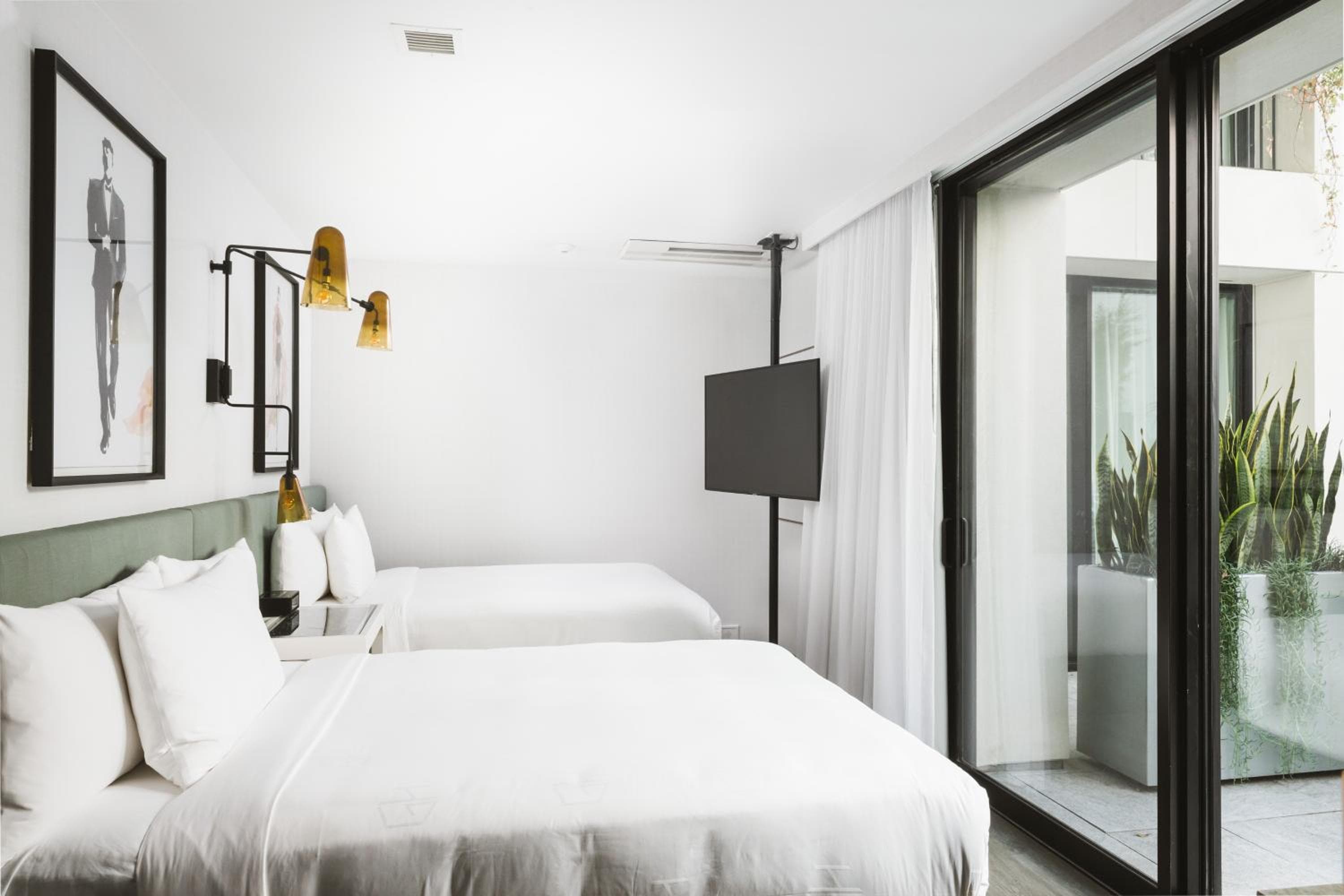 Das Godfrey Hotel Hollywood — 21