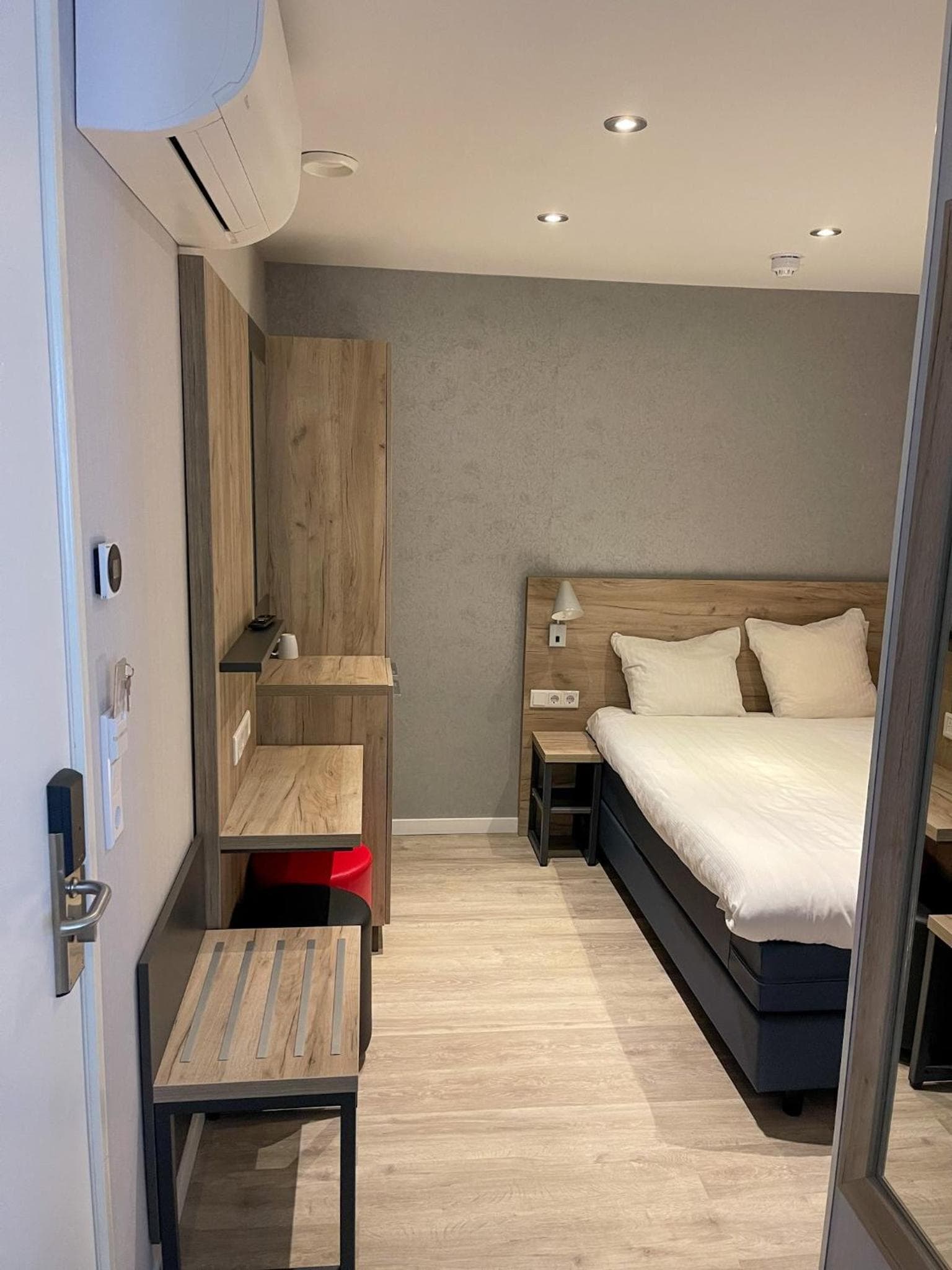 Joy Hotel — 4