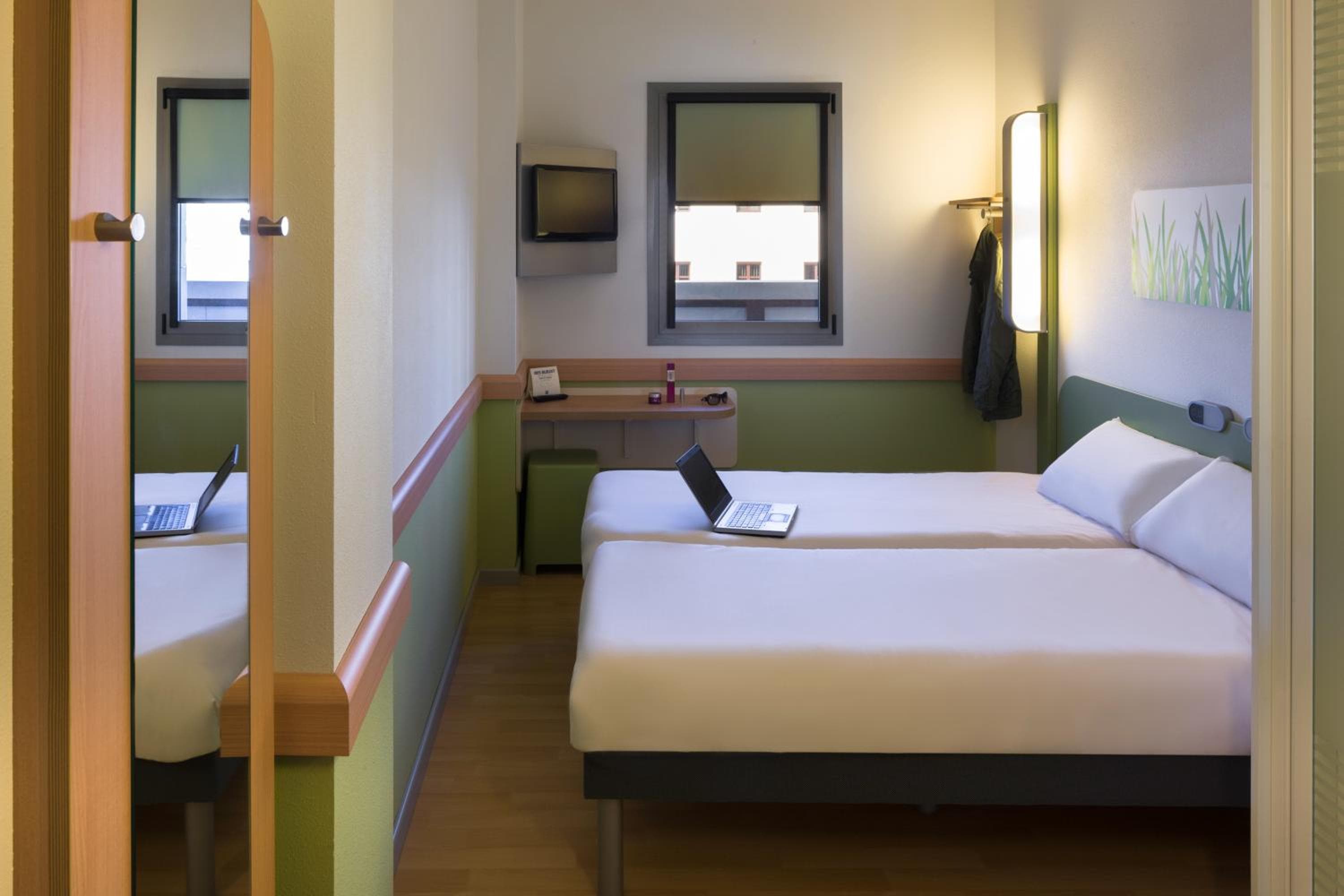 Ibis Budget Sevilla Aeropuerto — 2