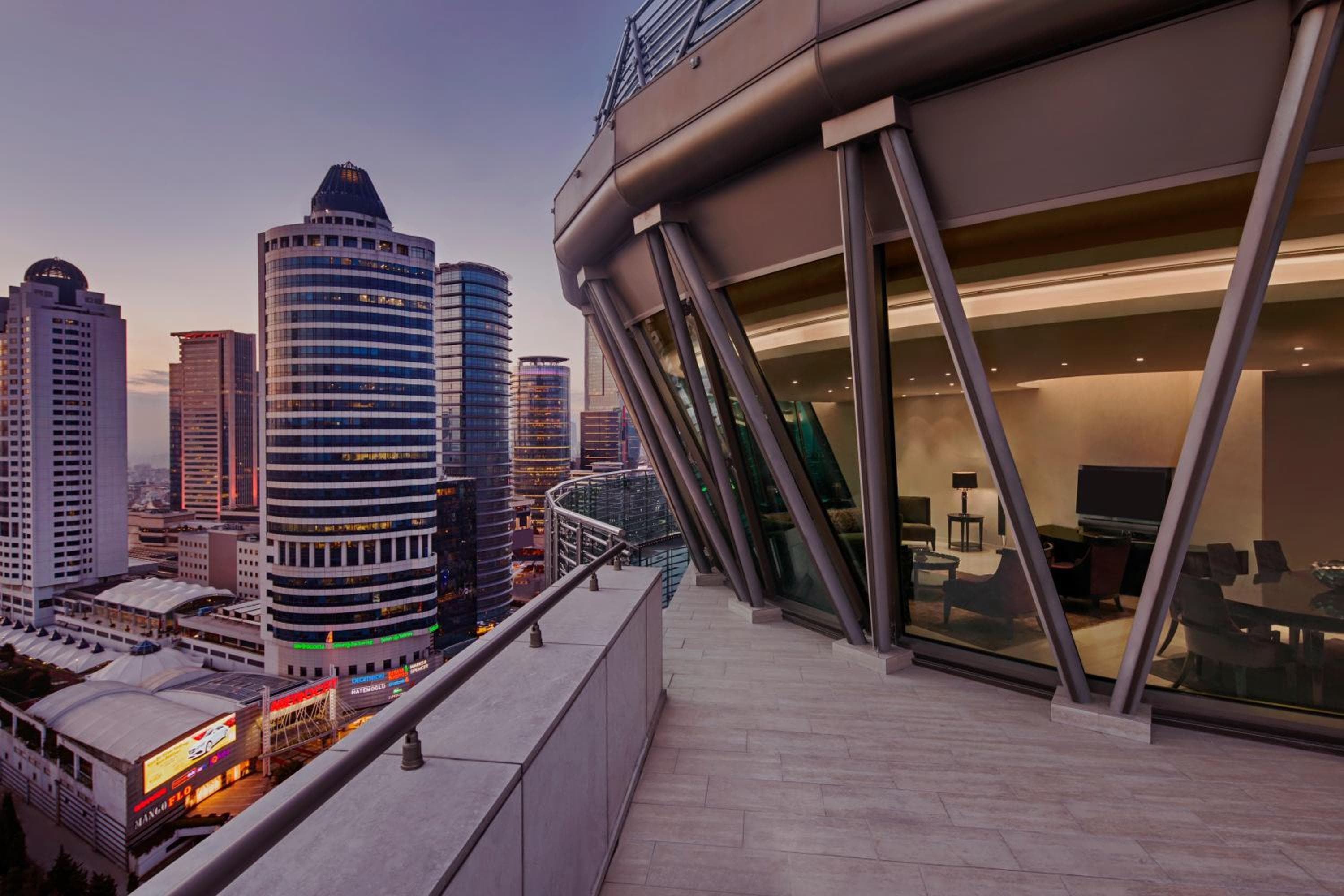 Hyatt Centric Levent Istanbul — 14