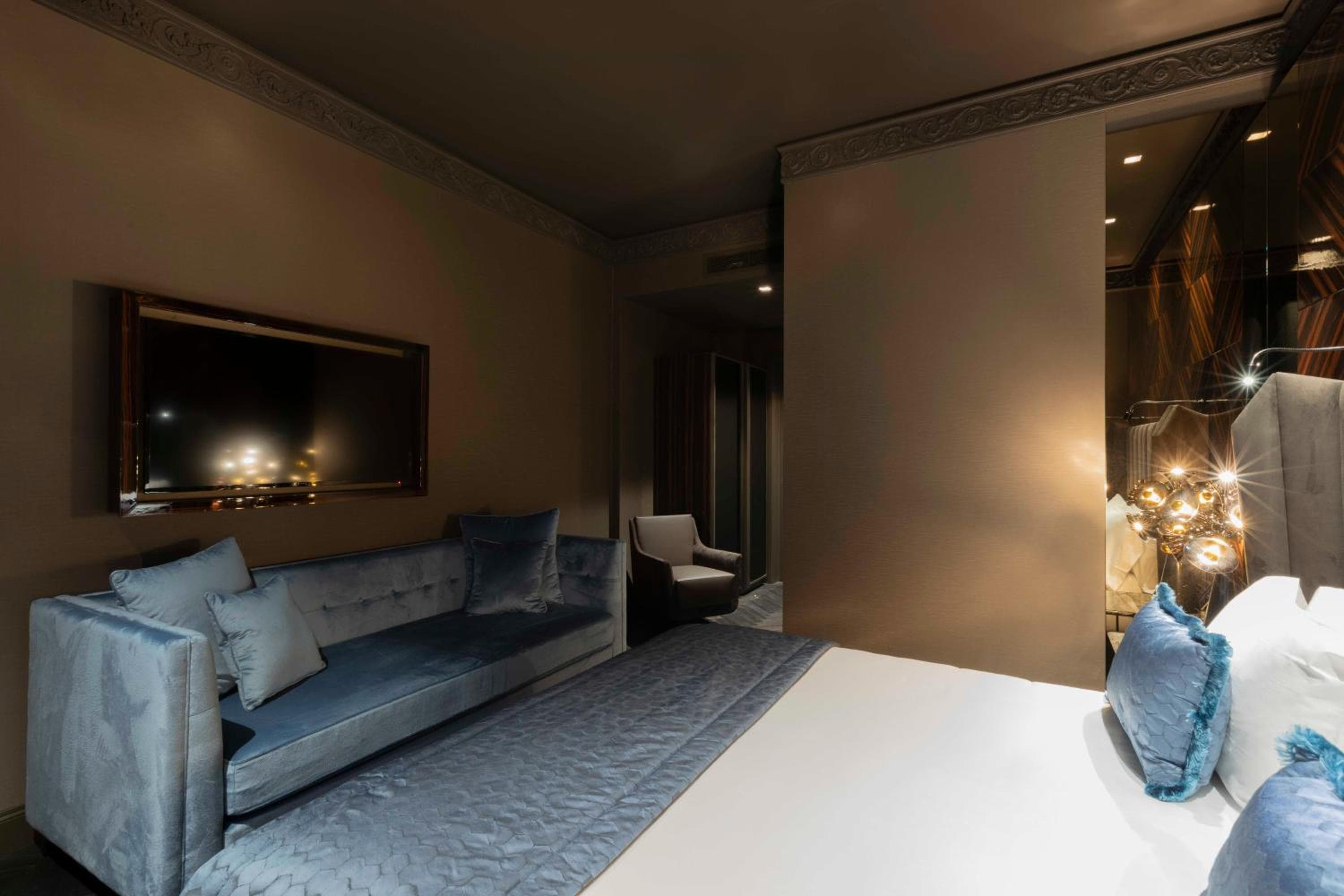 U-Visionary Roma Hotel — 18