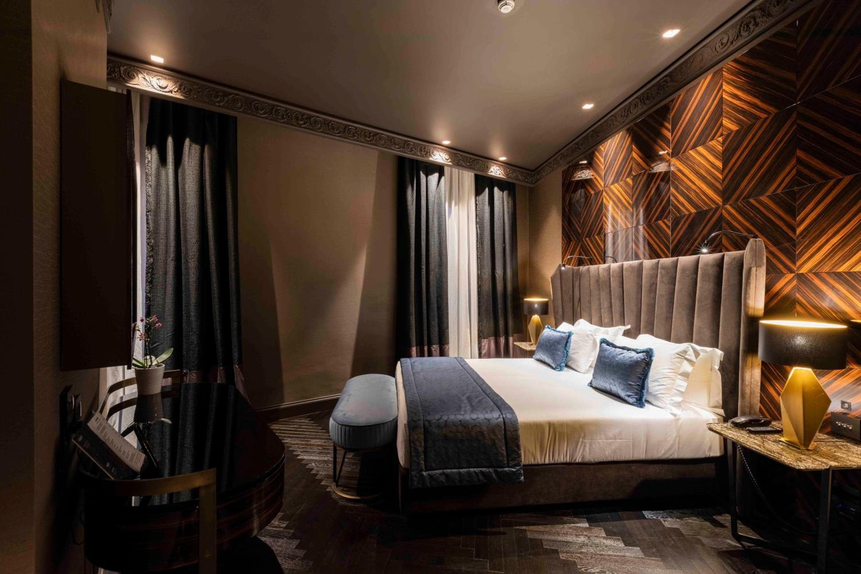 U-Visionary Roma Hotel — 3