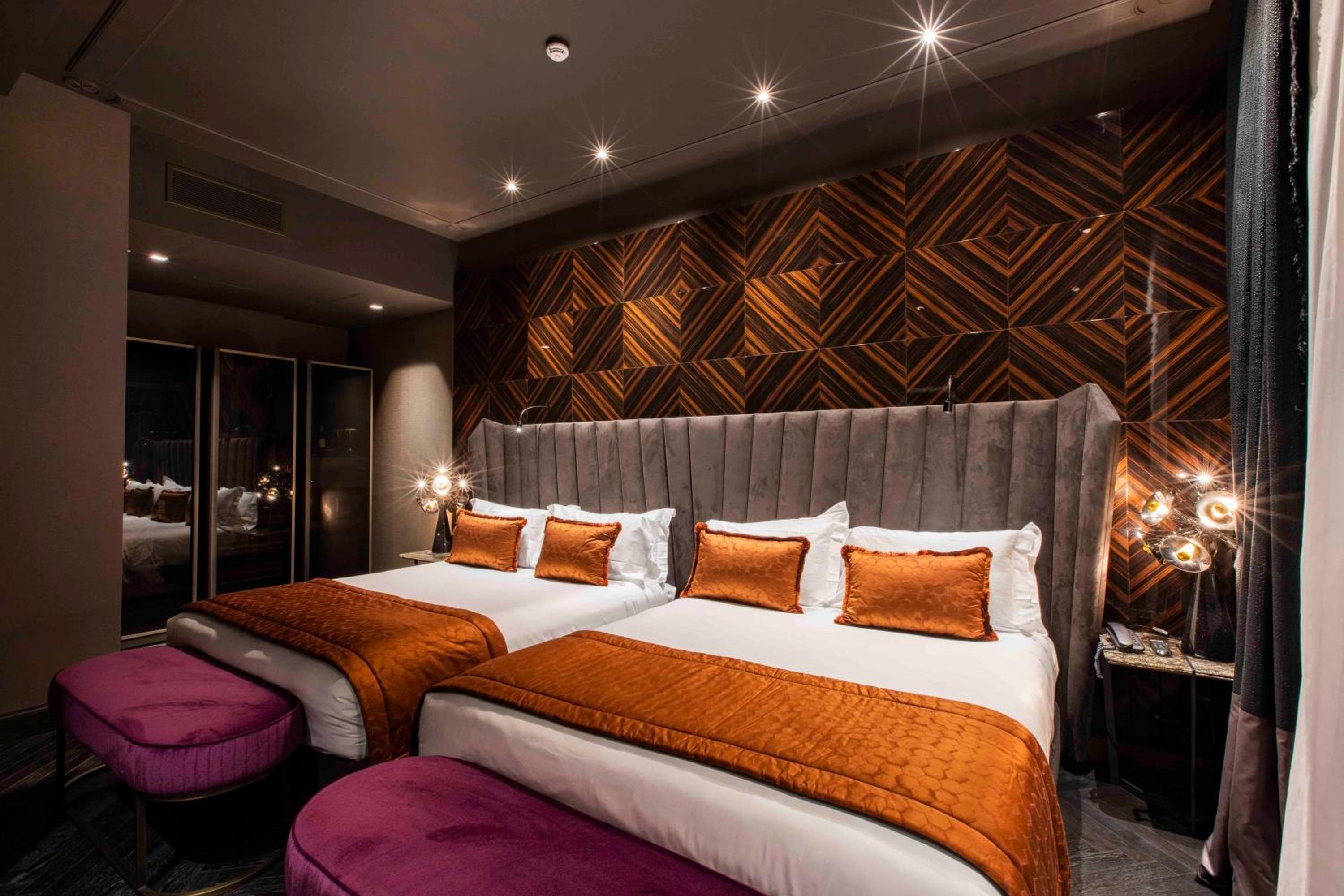 U-Visionary Roma Hotel — 7