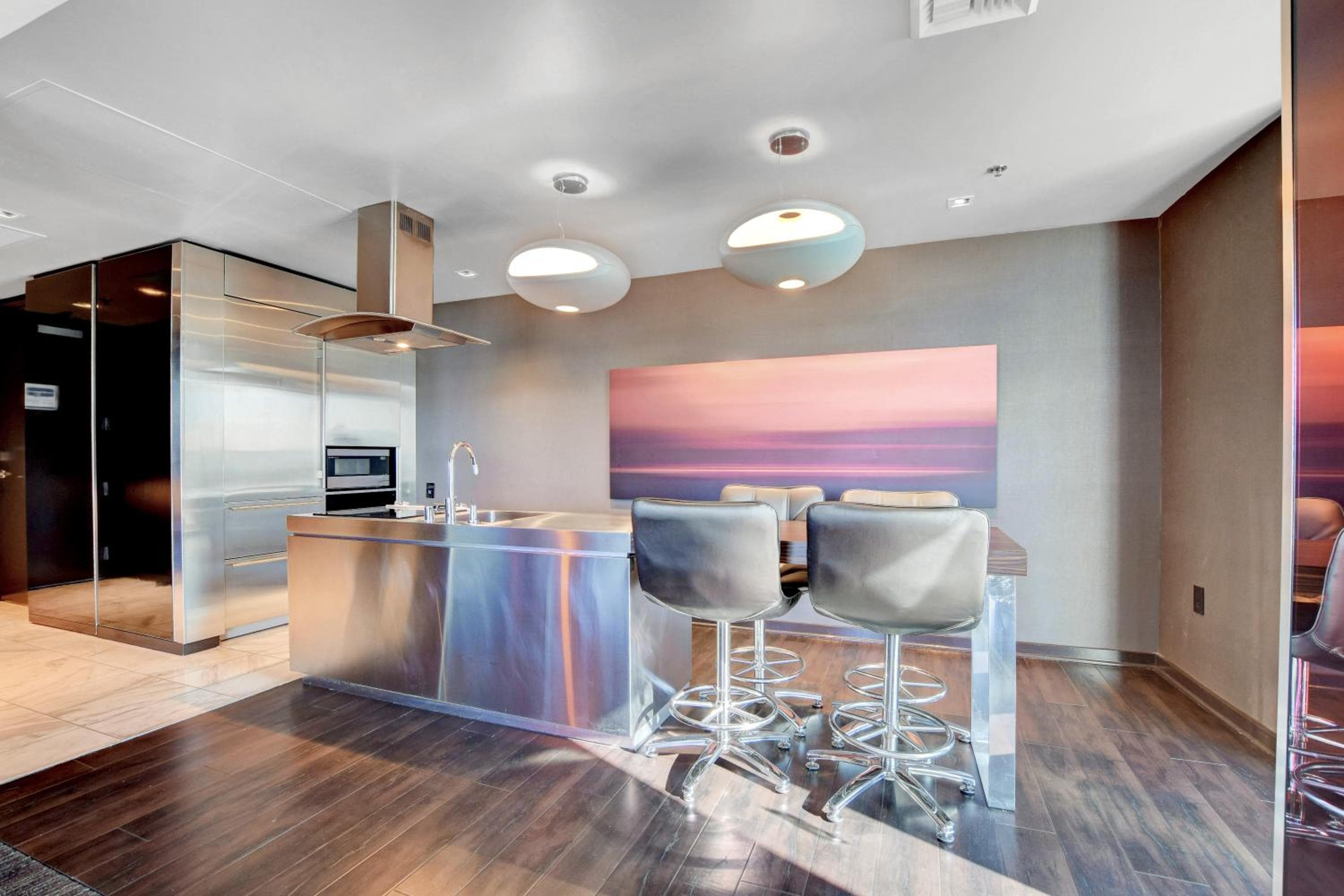 Private Luxury Panoramic Suite at Palms Place — 17