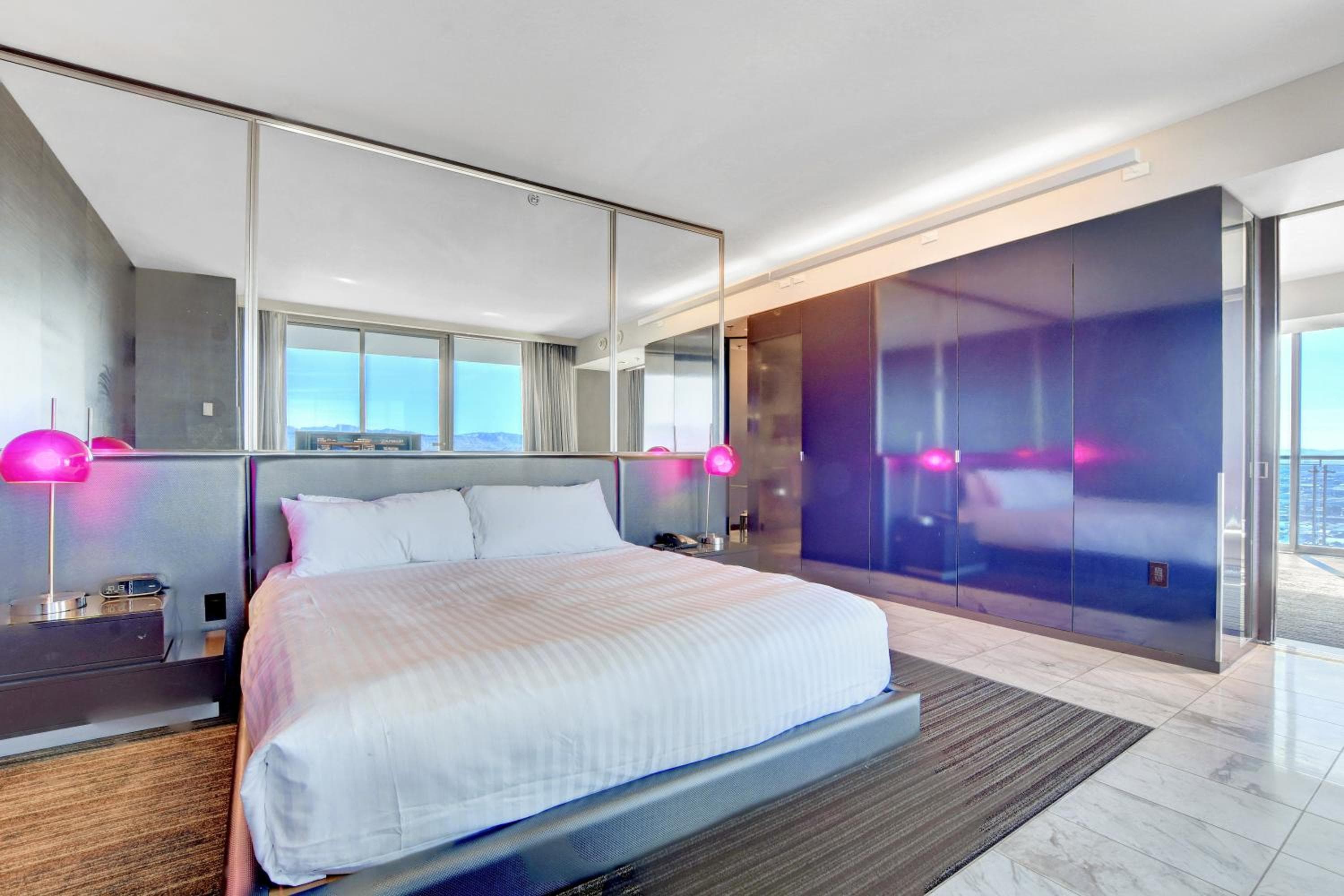 Private Luxury Panoramic Suite at Palms Place — 25