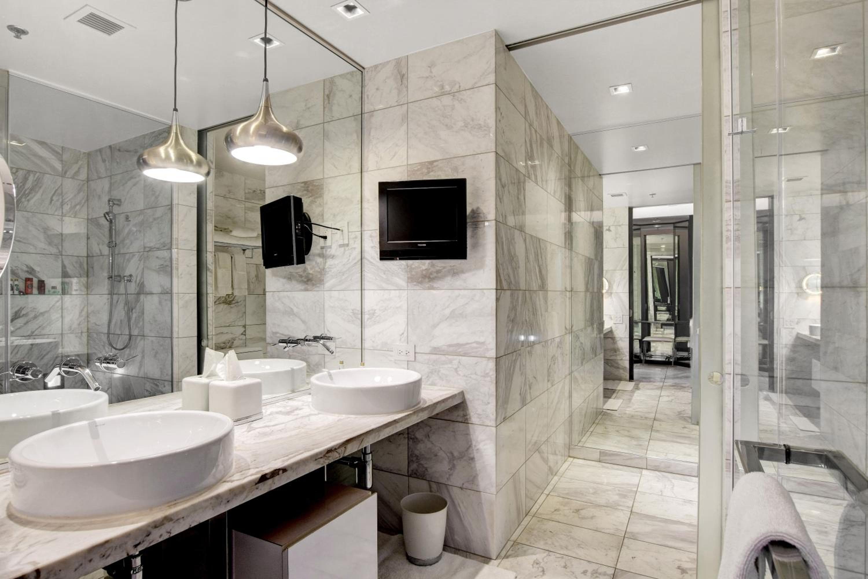 Private Luxury Panoramic Suite at Palms Place — 16