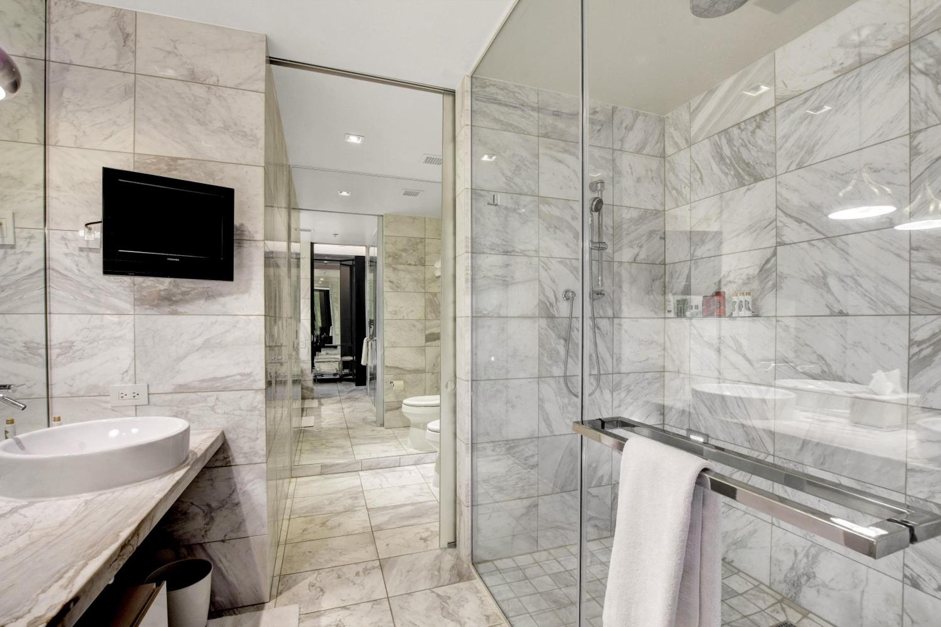 Private Luxury Panoramic Suite at Palms Place — 22