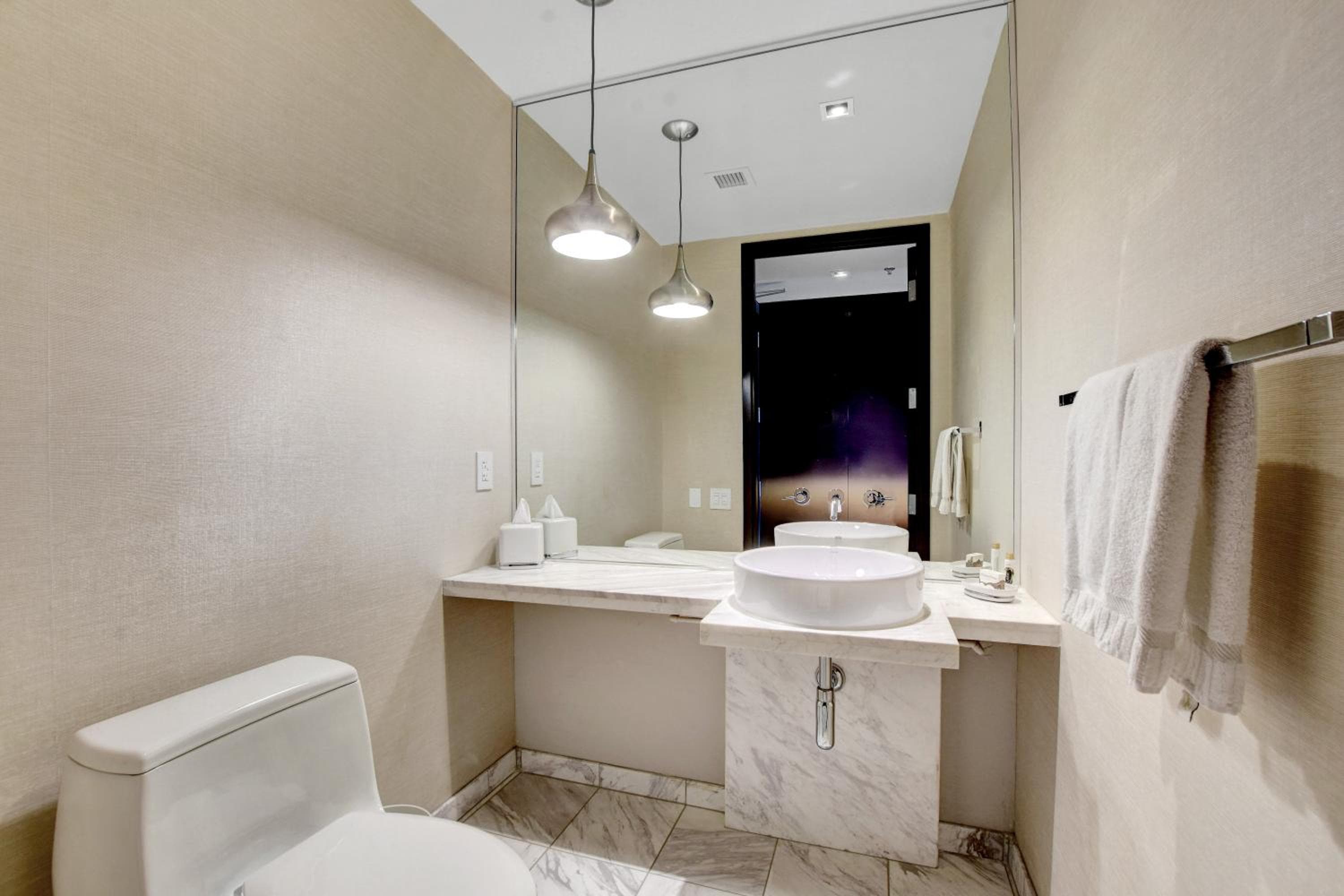 Private Luxury Panoramic Suite at Palms Place — 4