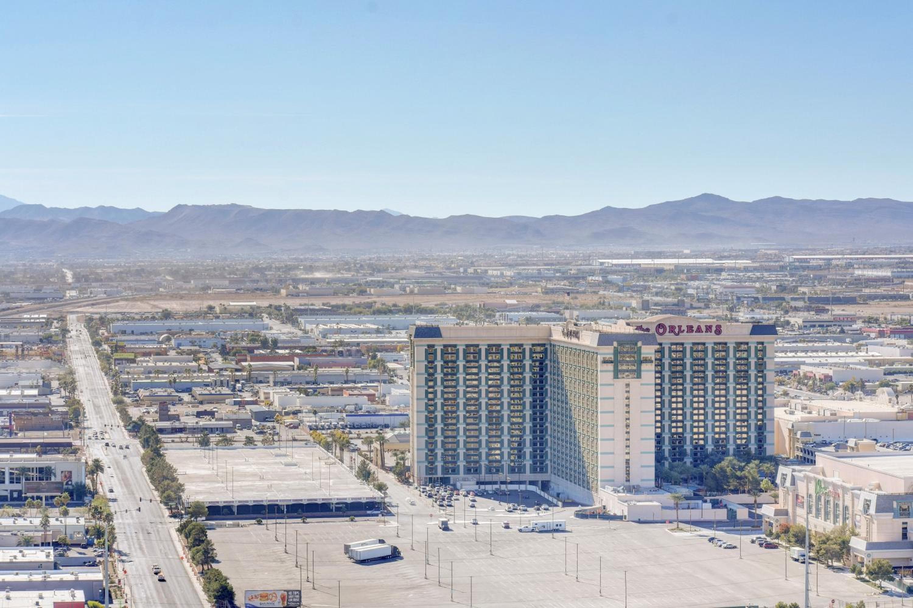 Private Luxury Panoramic Suite at Palms Place — 4