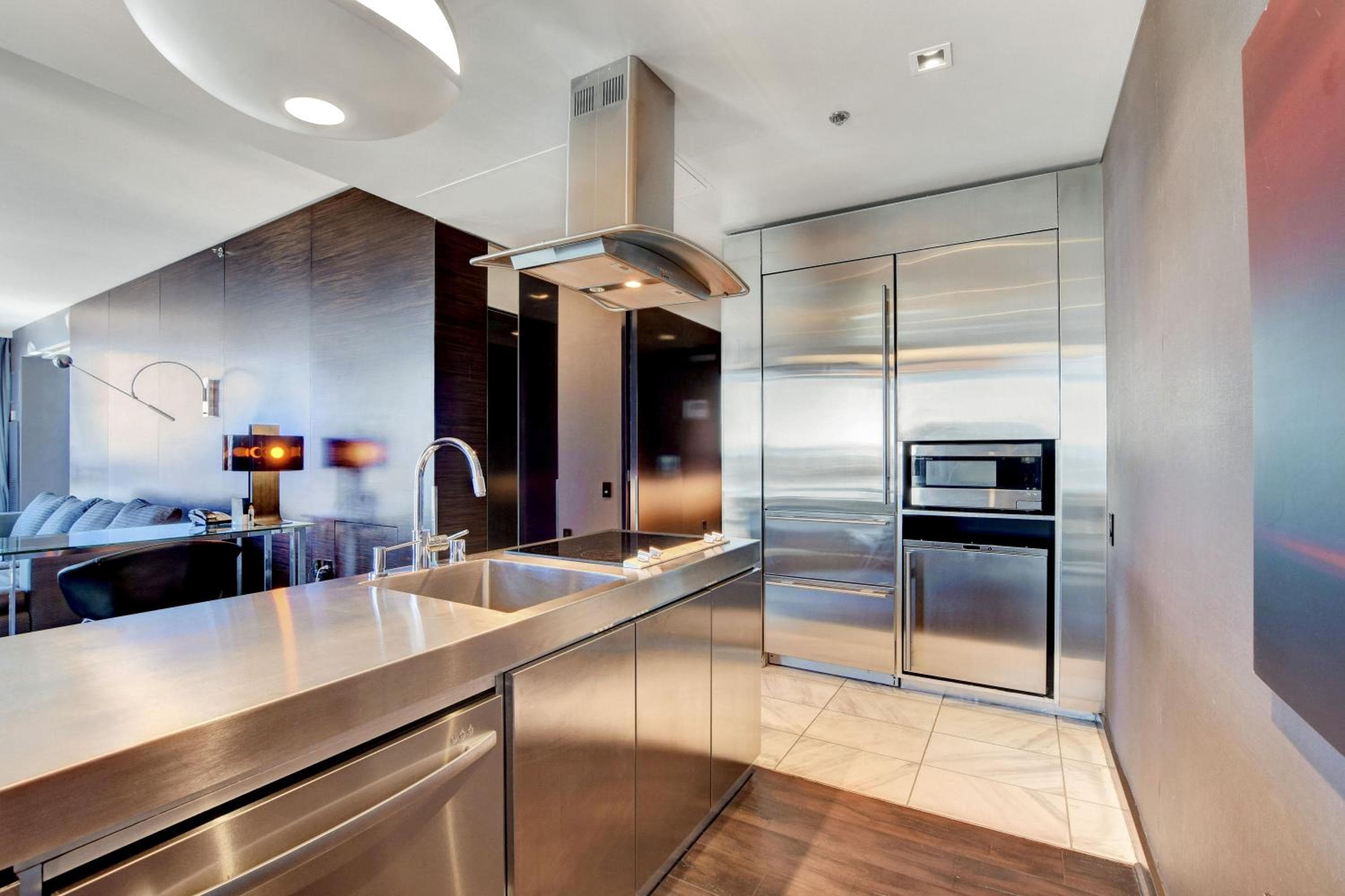 Private Luxury Panoramic Suite at Palms Place — 20