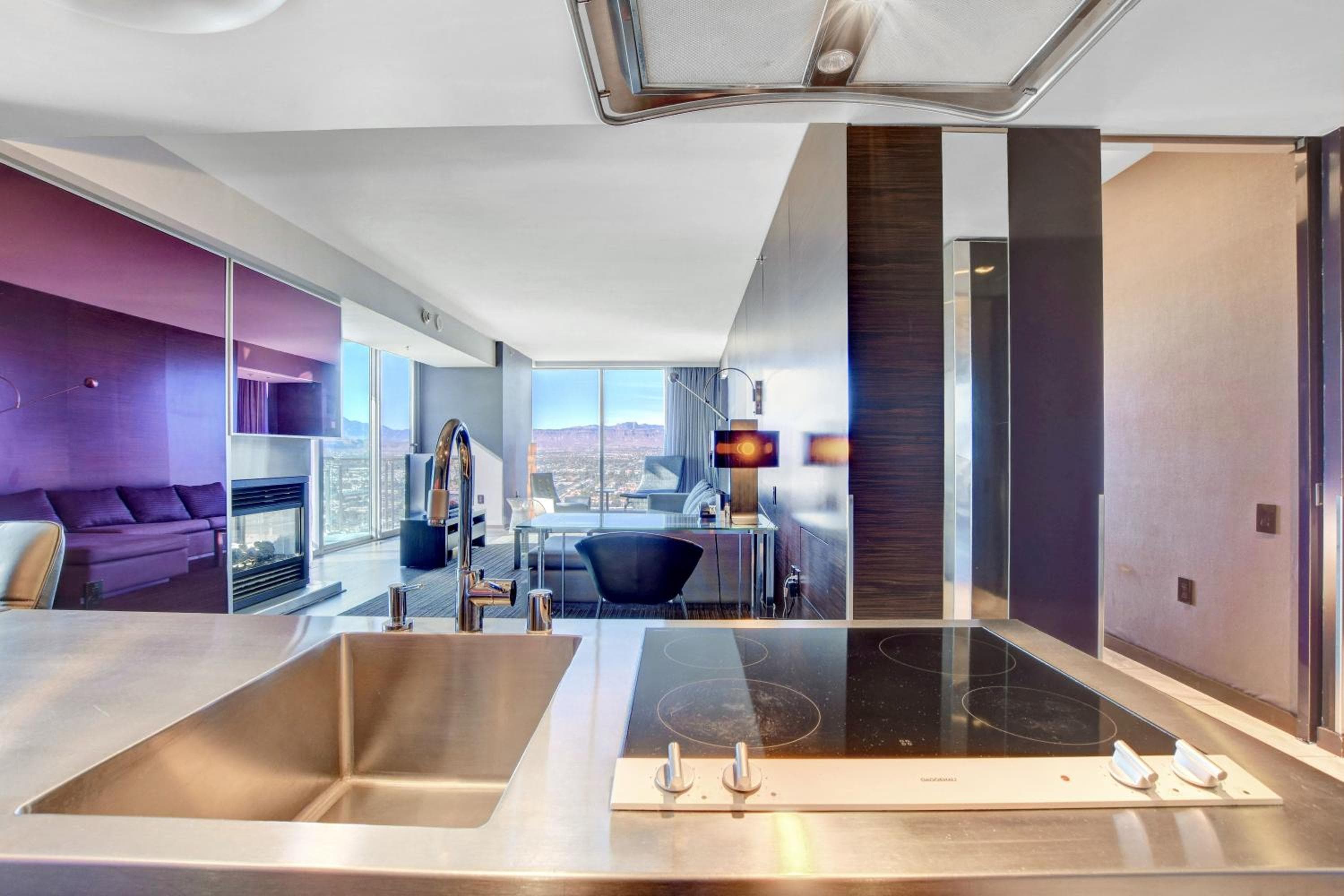 Private Luxury Panoramic Suite at Palms Place — 23