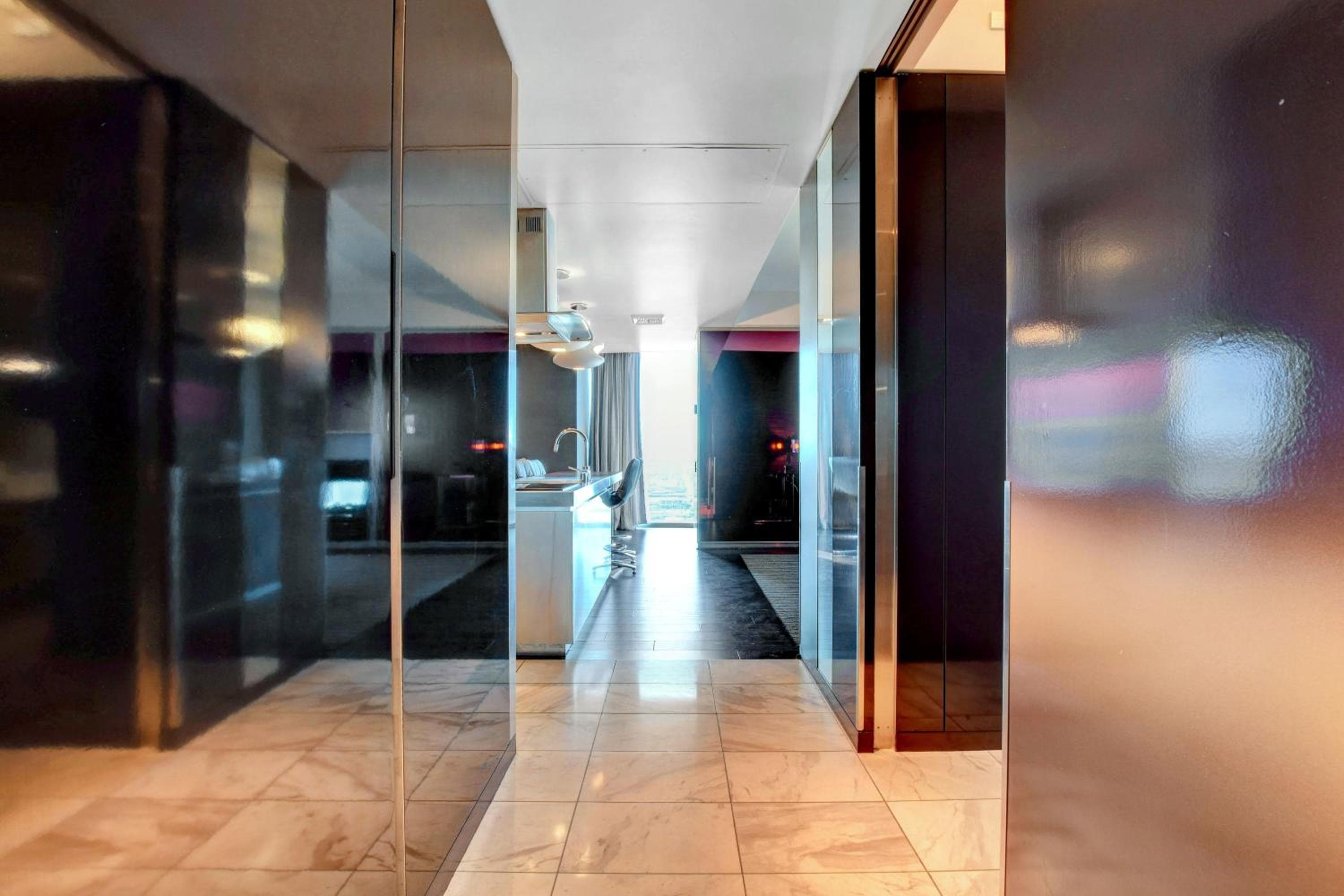 Private Luxury Panoramic Suite at Palms Place — 19