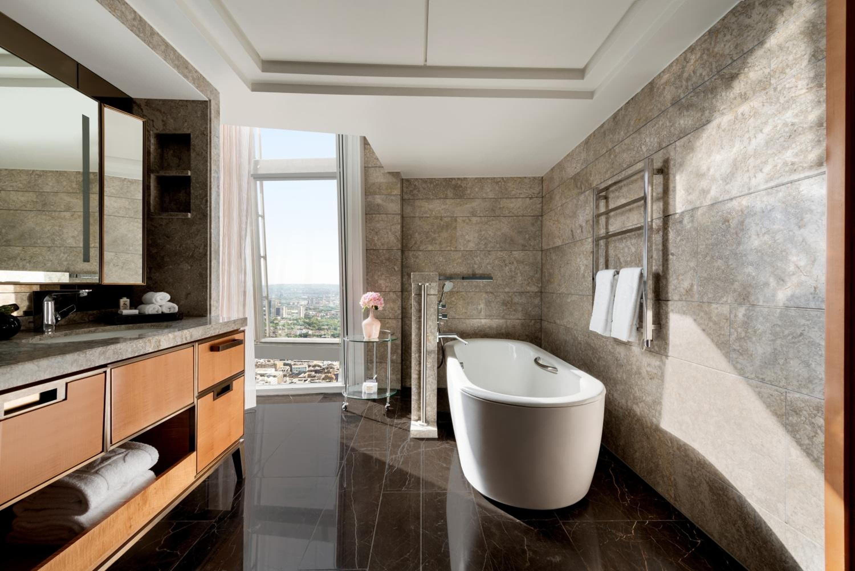 Shangri-La The Shard, Londra — 22